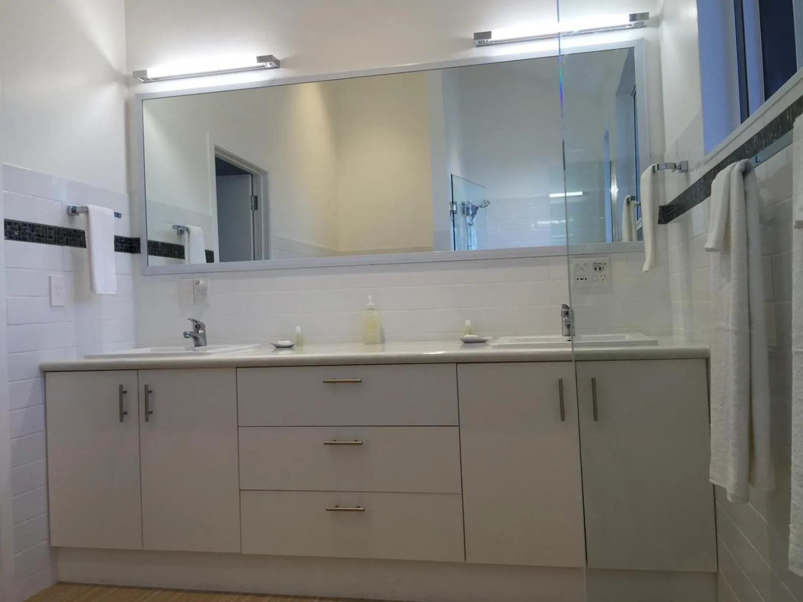 Bathroom in Seaside Beachfront Villas Rarotonga