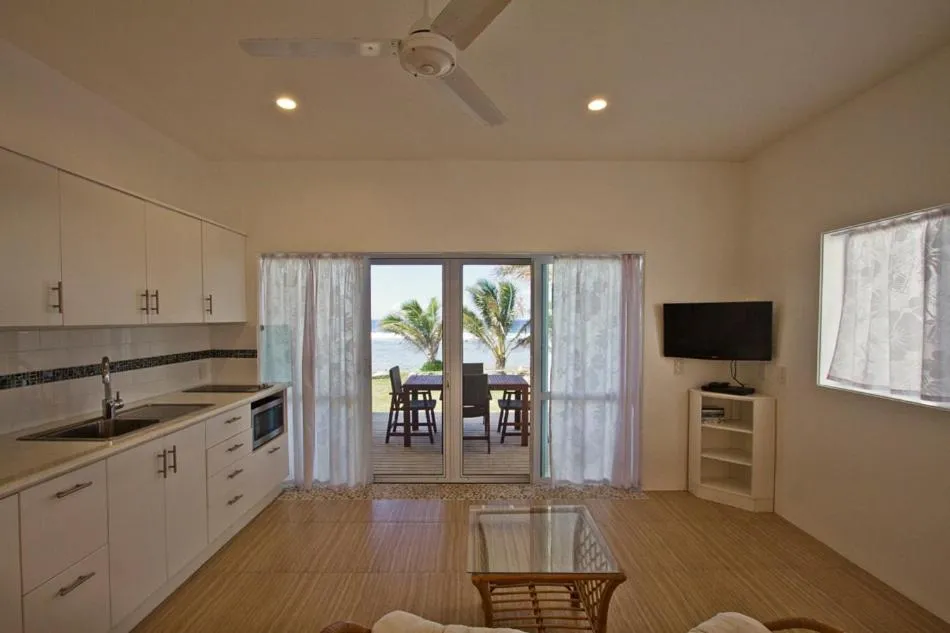 Kitchen or kitchenette in Seaside Beachfront Villas Rarotonga