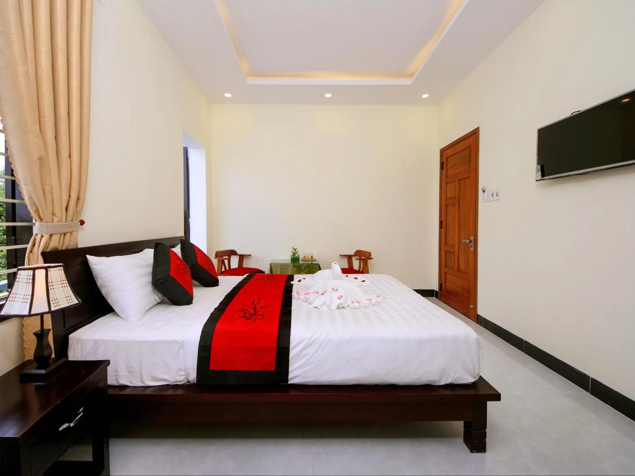 Photo of the whole room, Bed in Fireworks Homestay