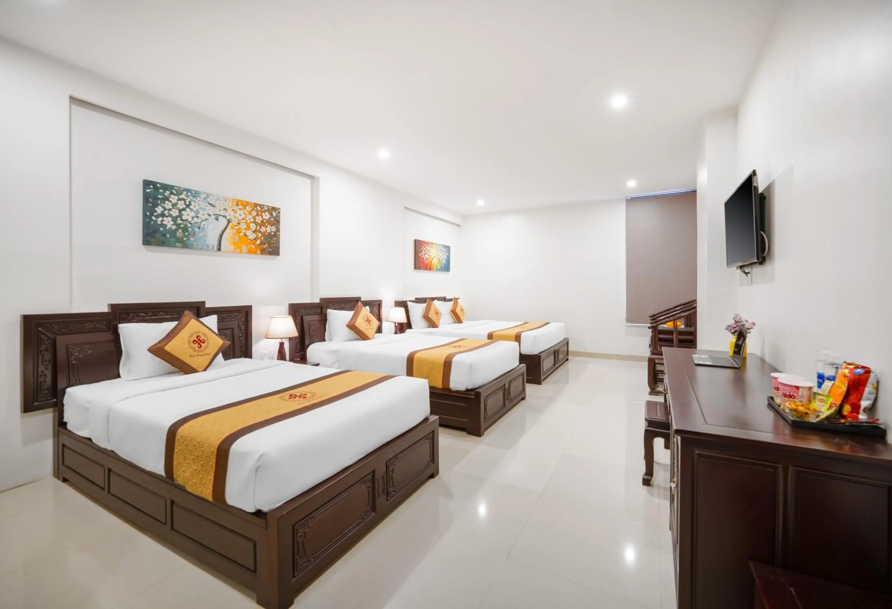 Bed in Hoa Phong Airport Danang Hotel