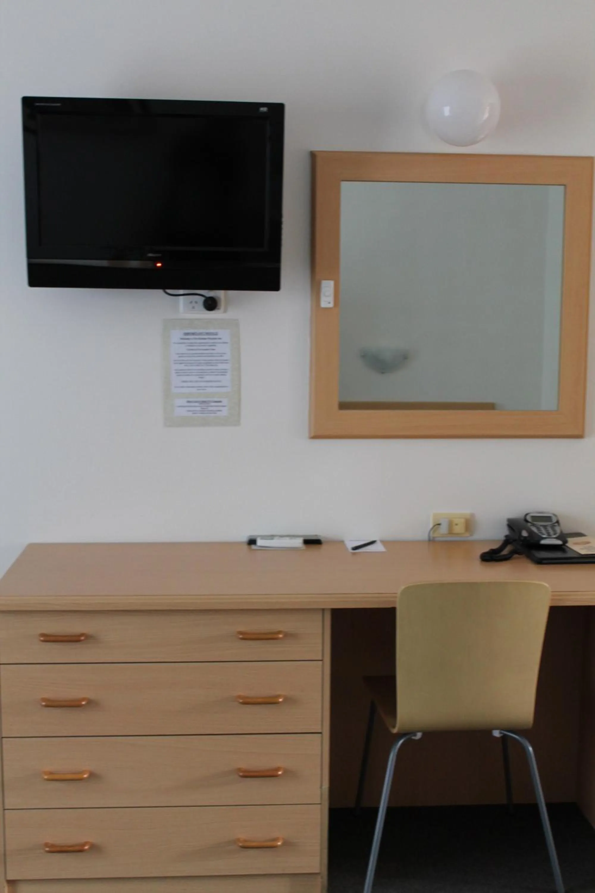 Decorative detail in The Kidman Wayside Inn