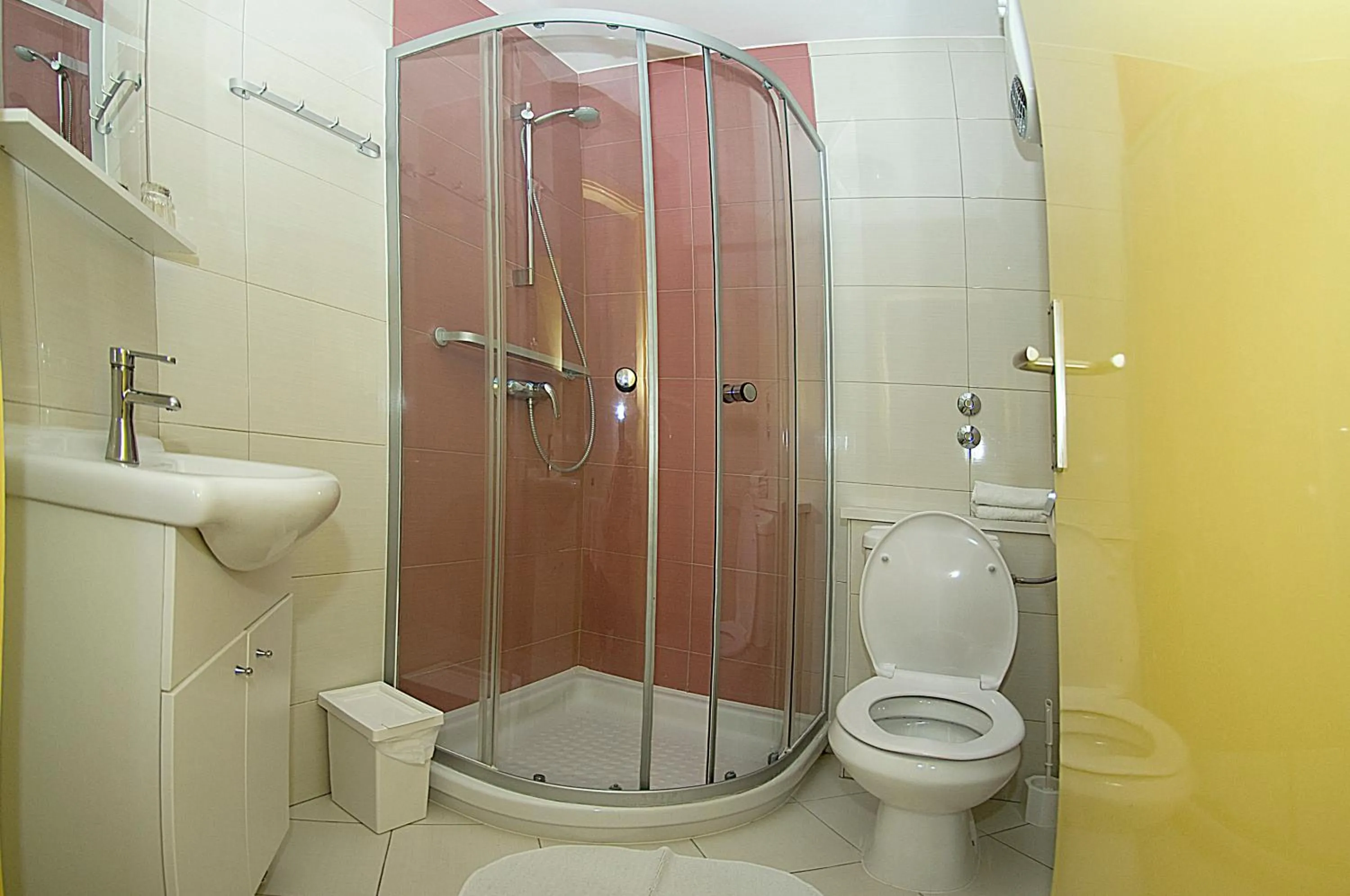 Bathroom in Apartments Tomato 1