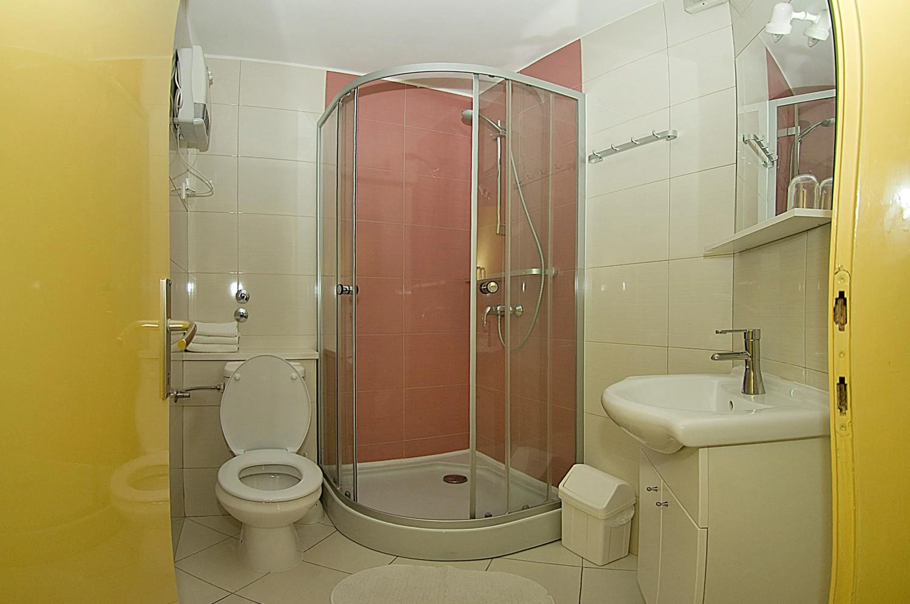 Bathroom in Apartments Tomato 1