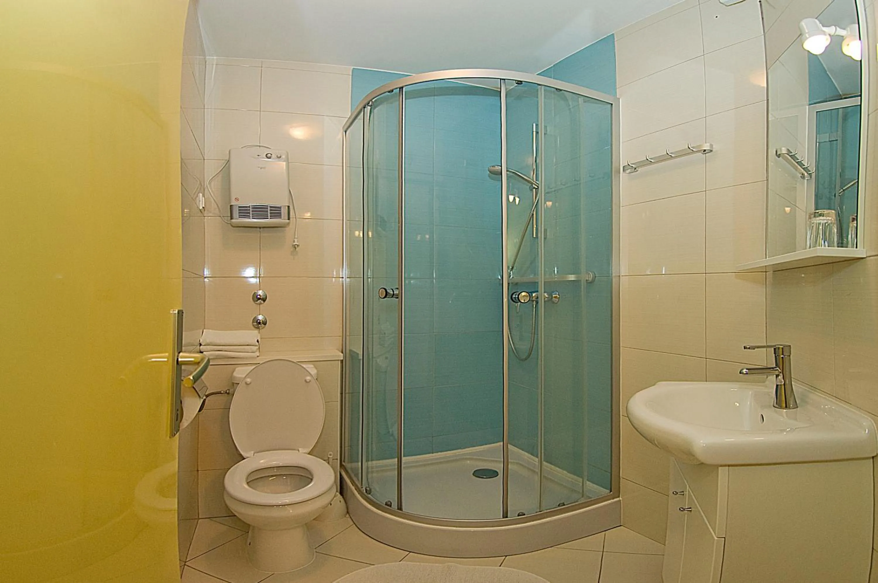 Bathroom in Apartments Tomato 1