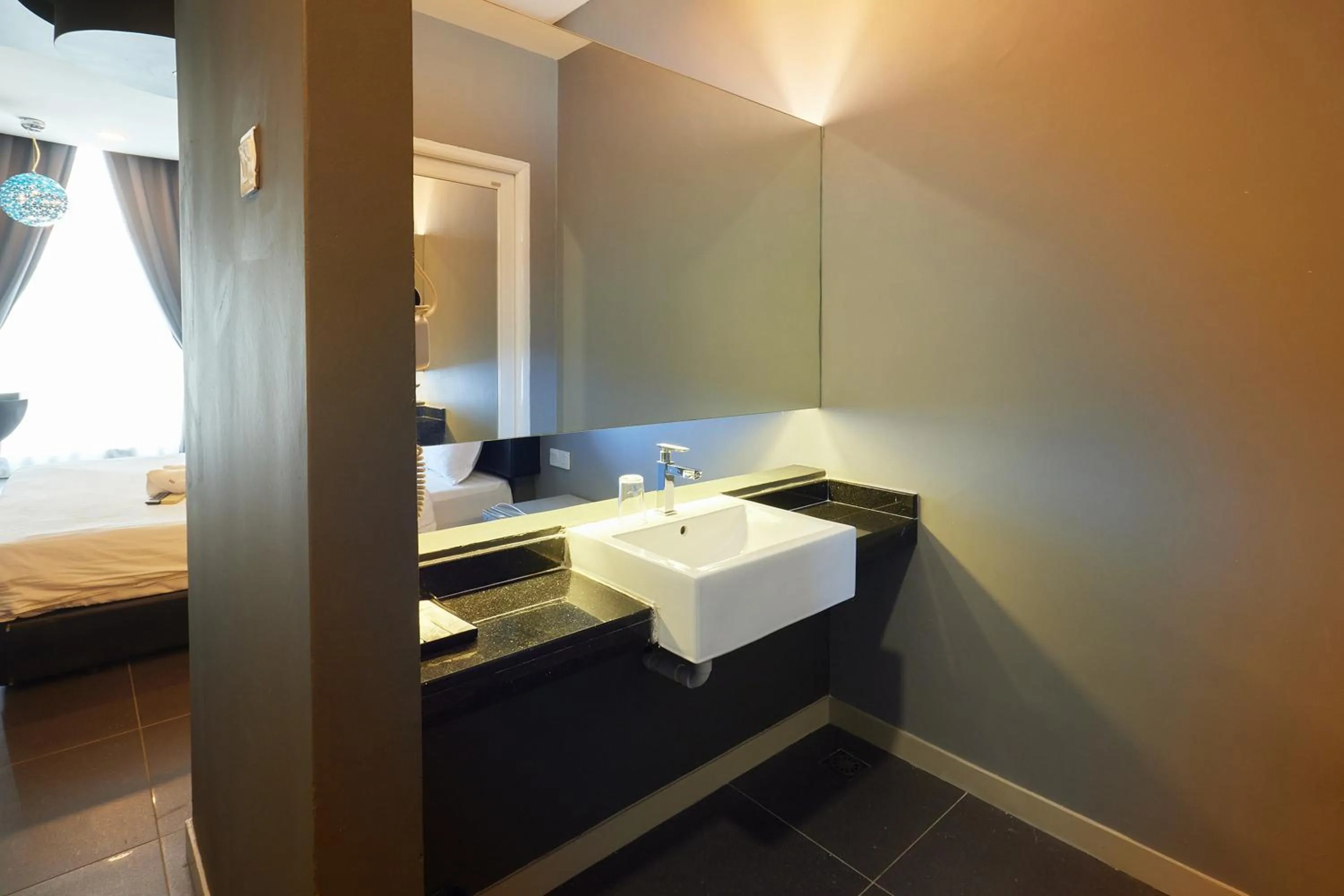 Bathroom, Bed in B&S Boutique Hotel