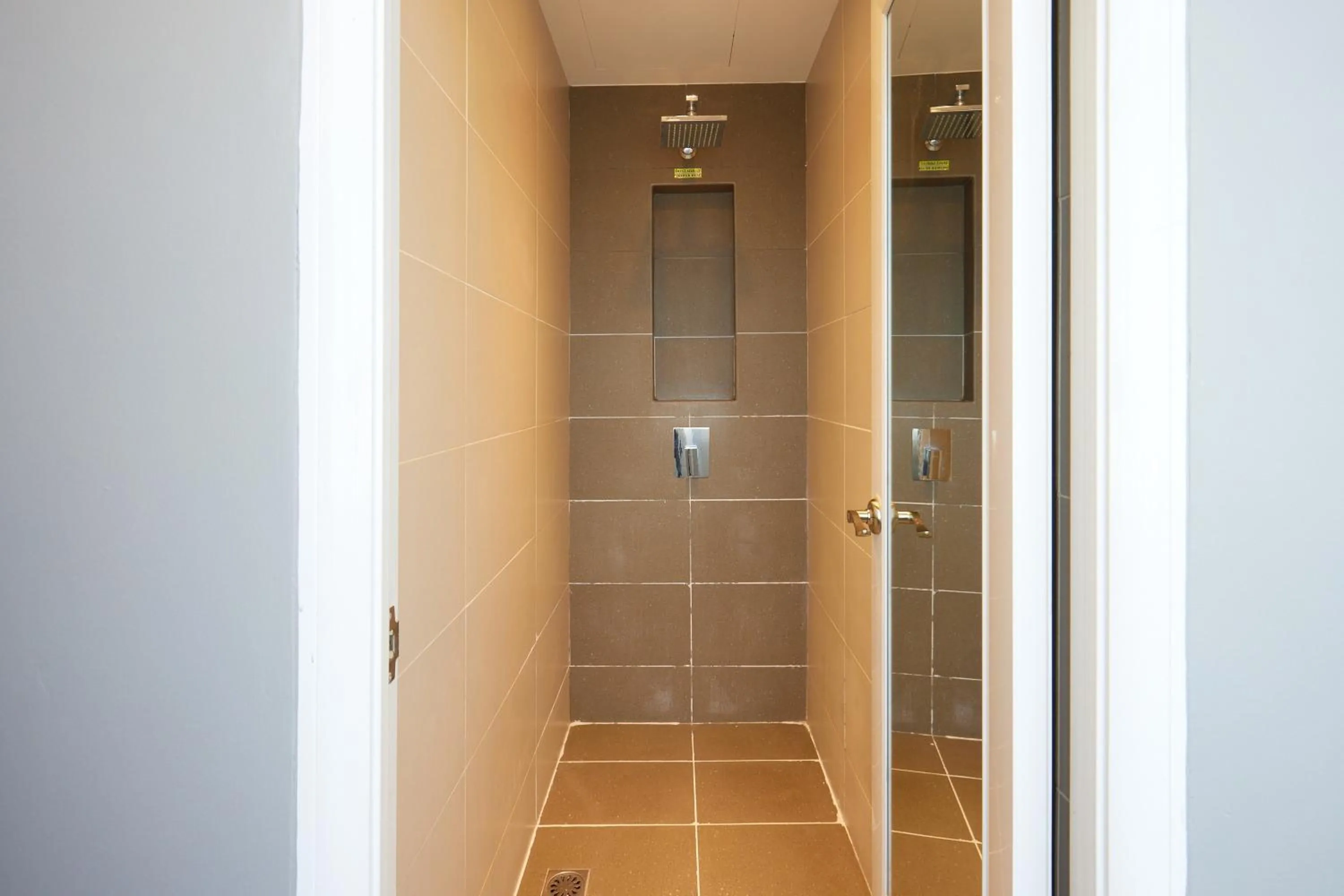 Shower in B&S Boutique Hotel