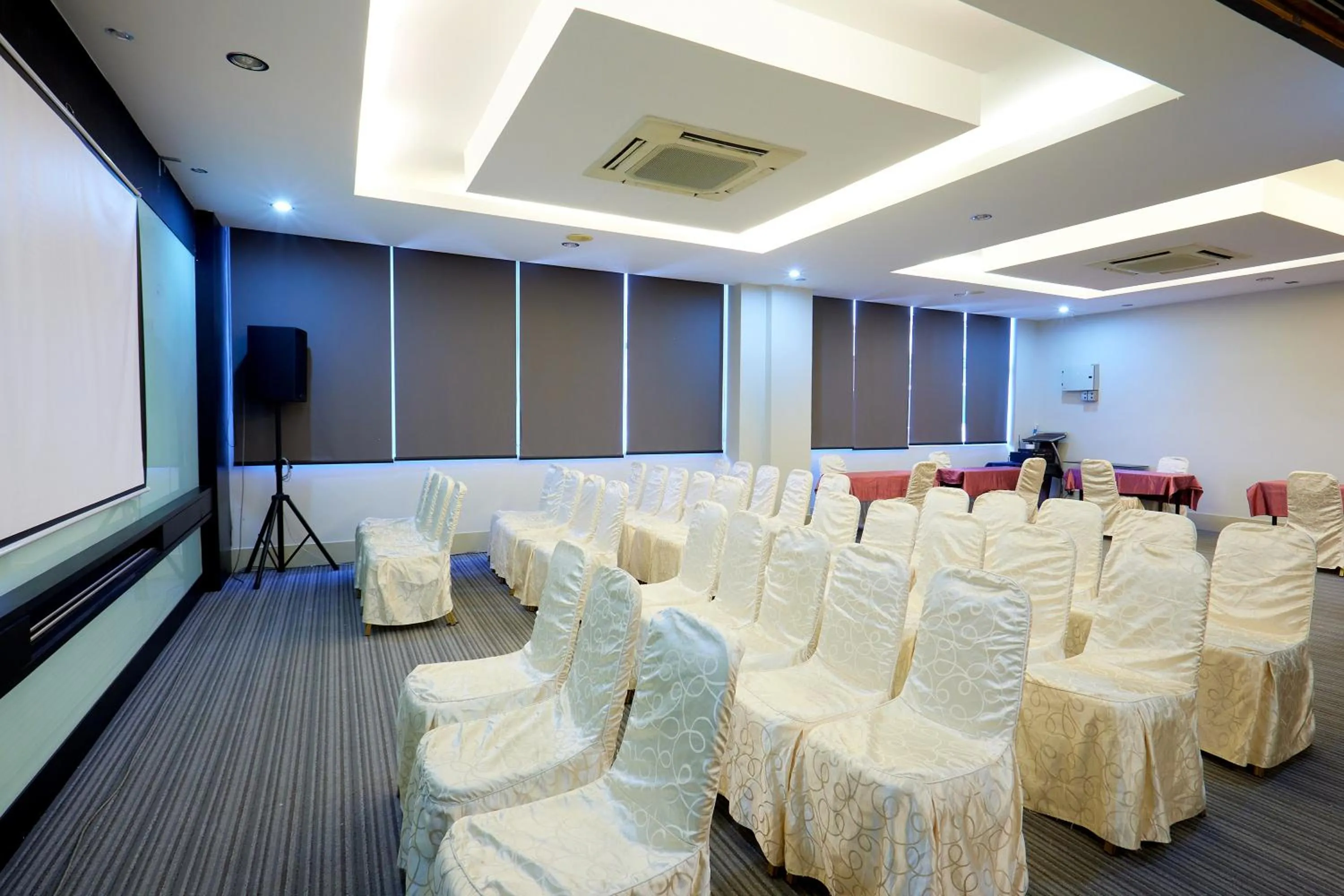 Meeting/conference room in B&S Boutique Hotel