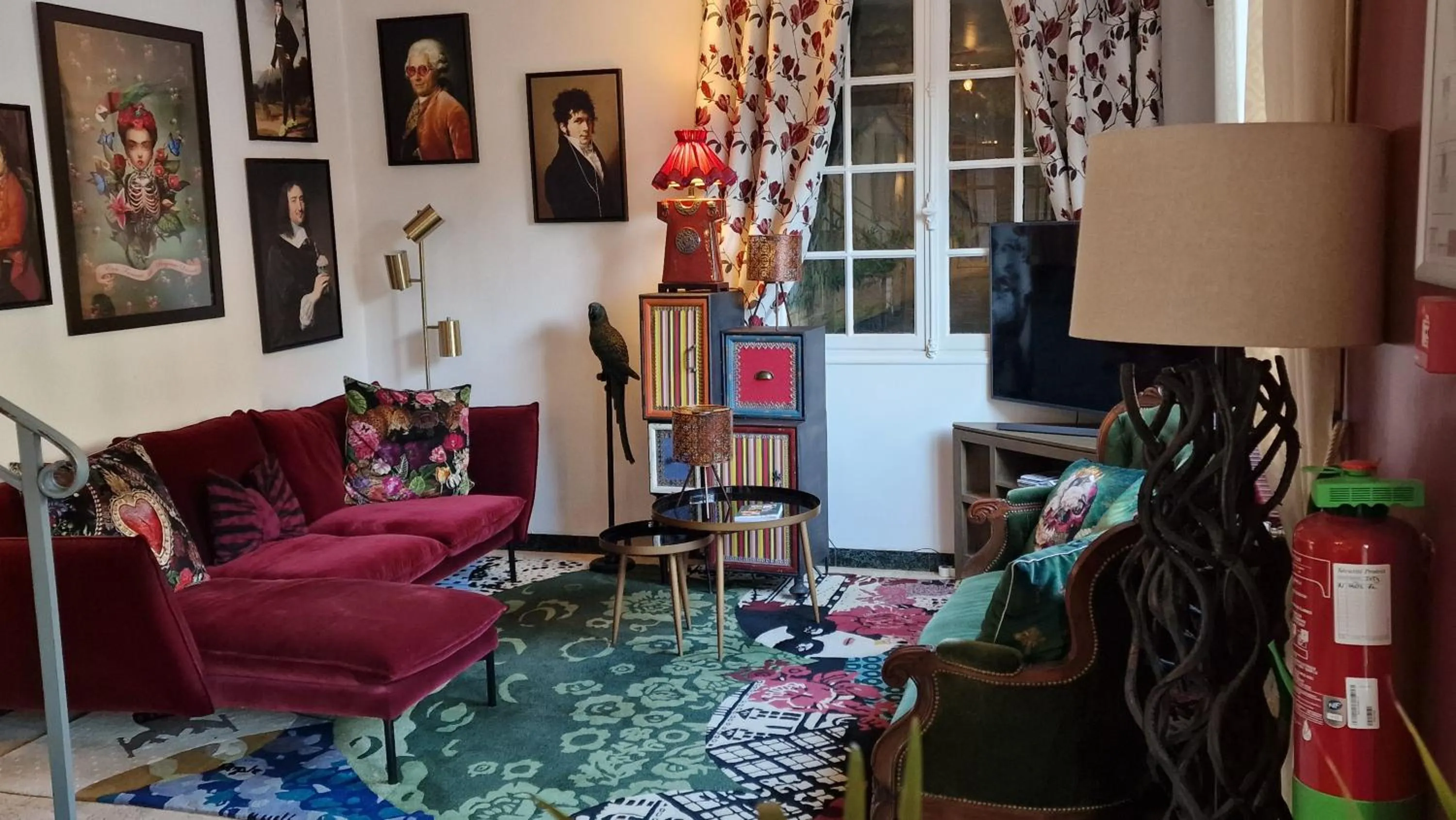 Property building in Hôtel Saint Jacques