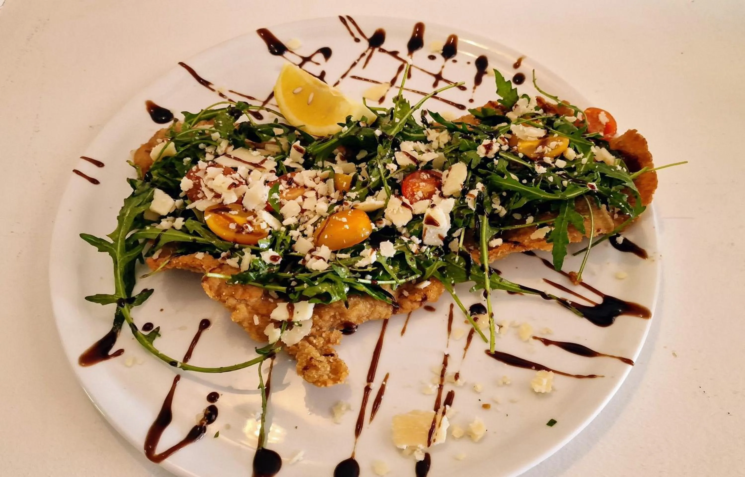 Restaurant/places to eat in Hôtel Saint Jacques