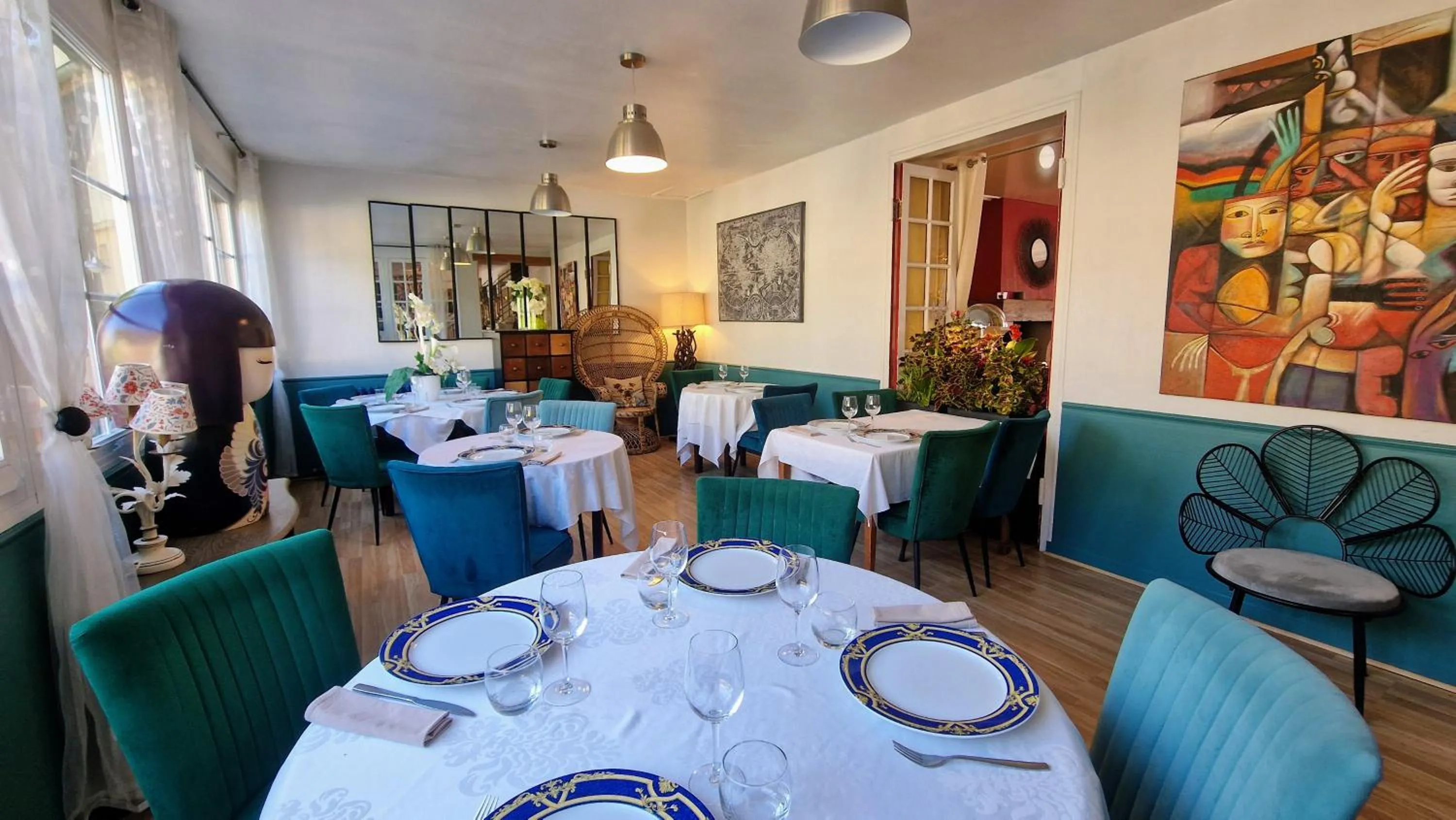 Restaurant/places to eat in Hôtel Saint Jacques