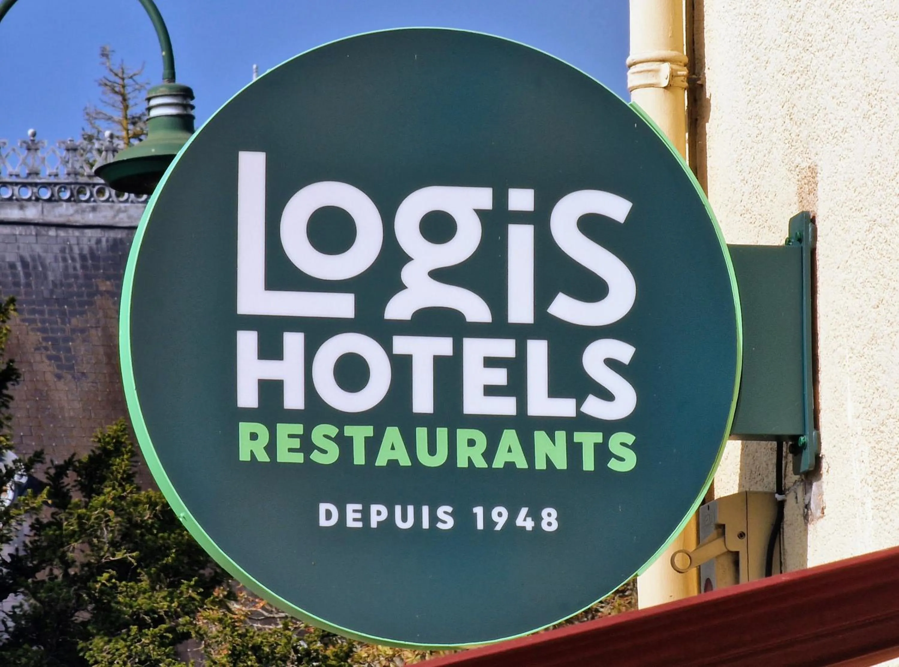 Restaurant/places to eat in Hôtel Saint Jacques