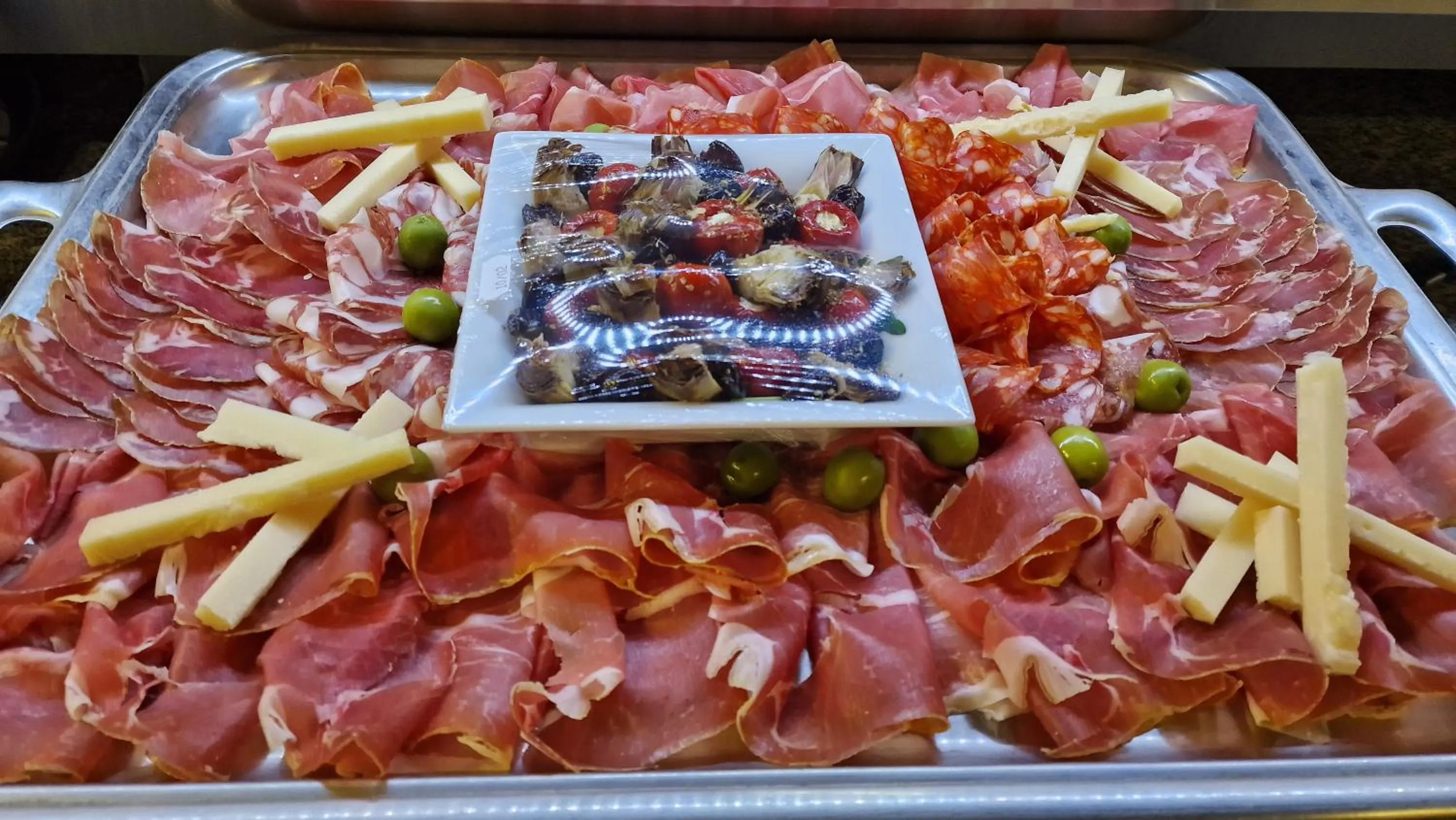 Restaurant/places to eat in Hôtel Saint Jacques