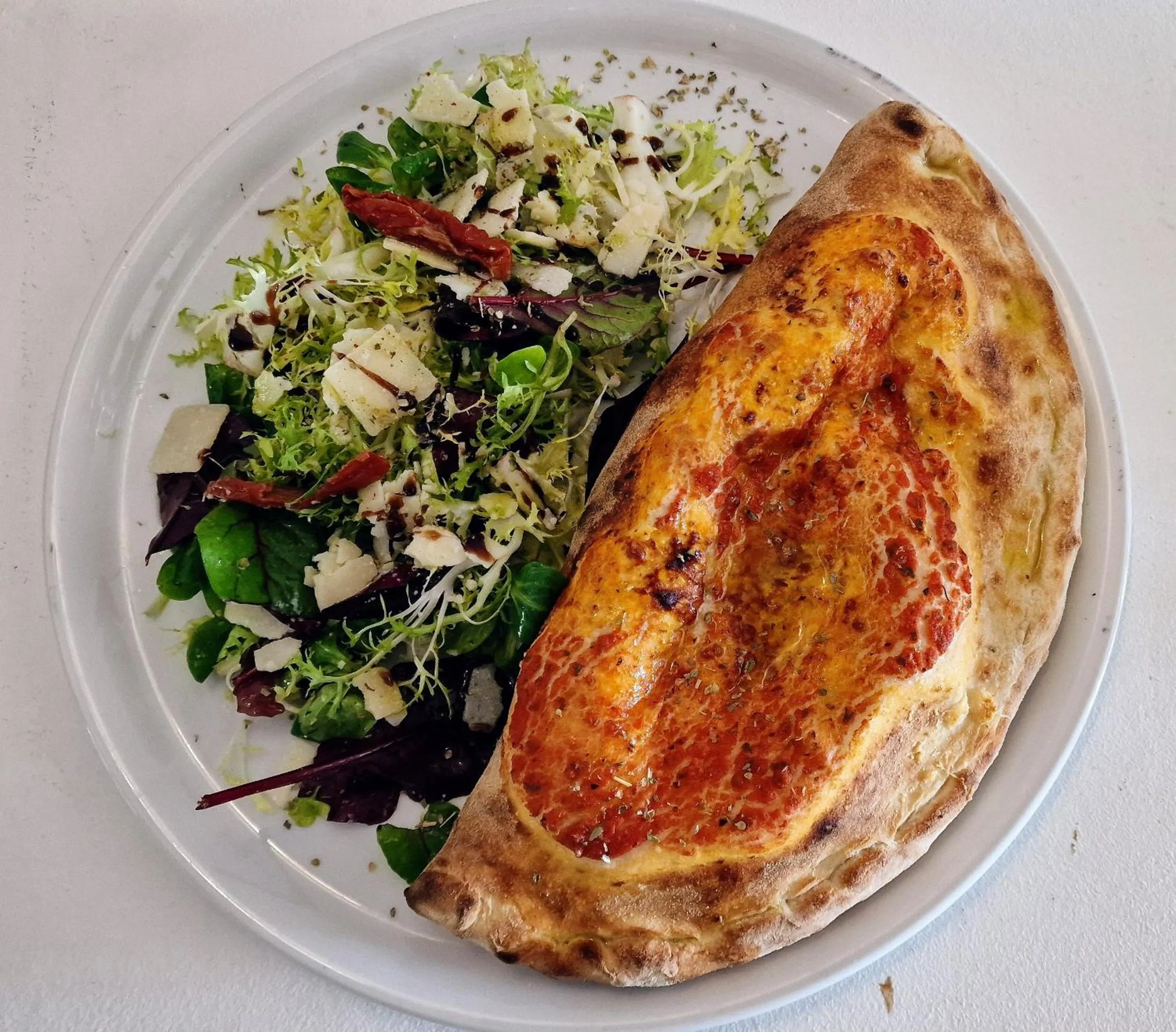 Restaurant/places to eat in Hôtel Saint Jacques