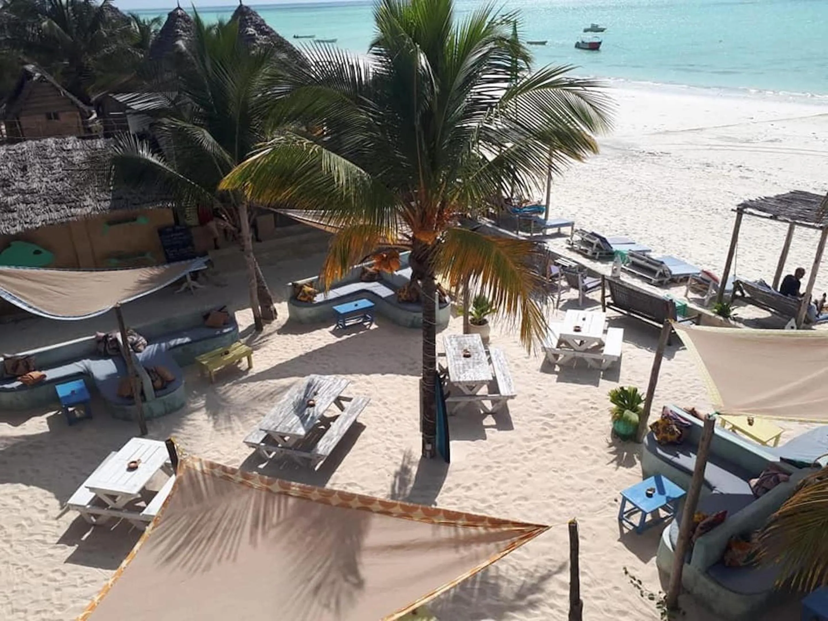 Restaurant/places to eat in Paje Beach Apartments & Hotel