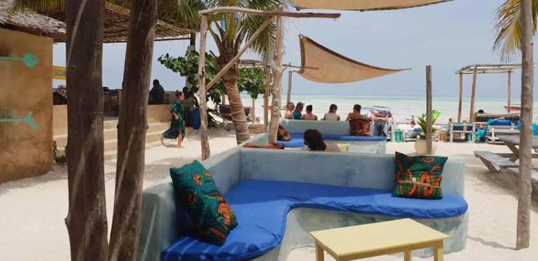 Restaurant/places to eat in Paje Beach Apartments & Hotel