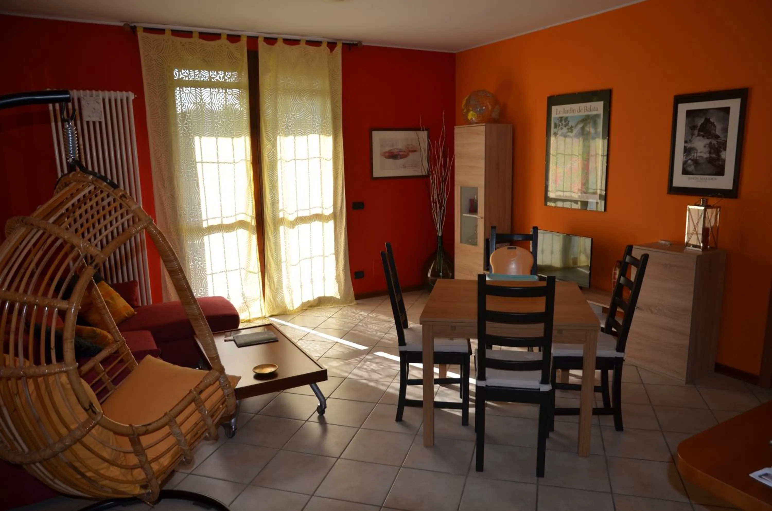 Communal lounge/ TV room in La Casetta