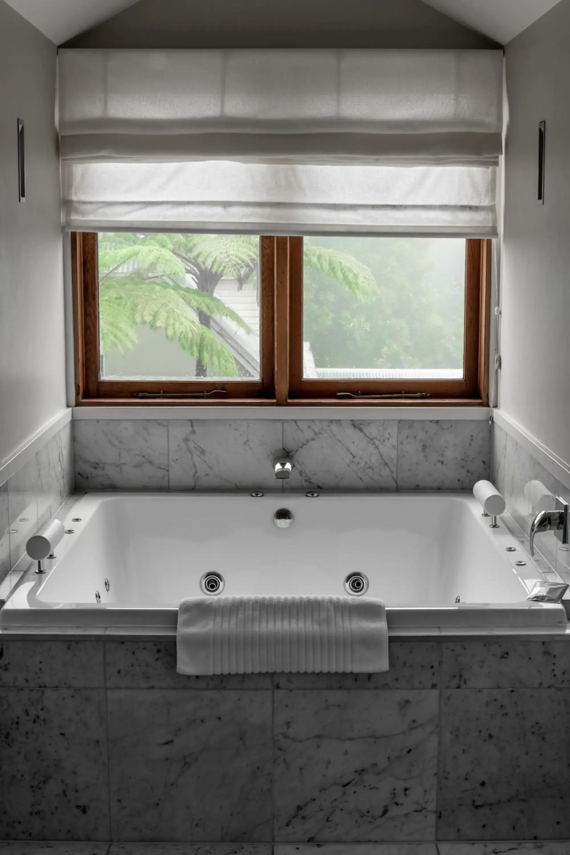 Luxury Suite with Spa Bath in Spicers Clovelly Estate Luxury Suite with Spa Bath in Spicers Clovelly Estate