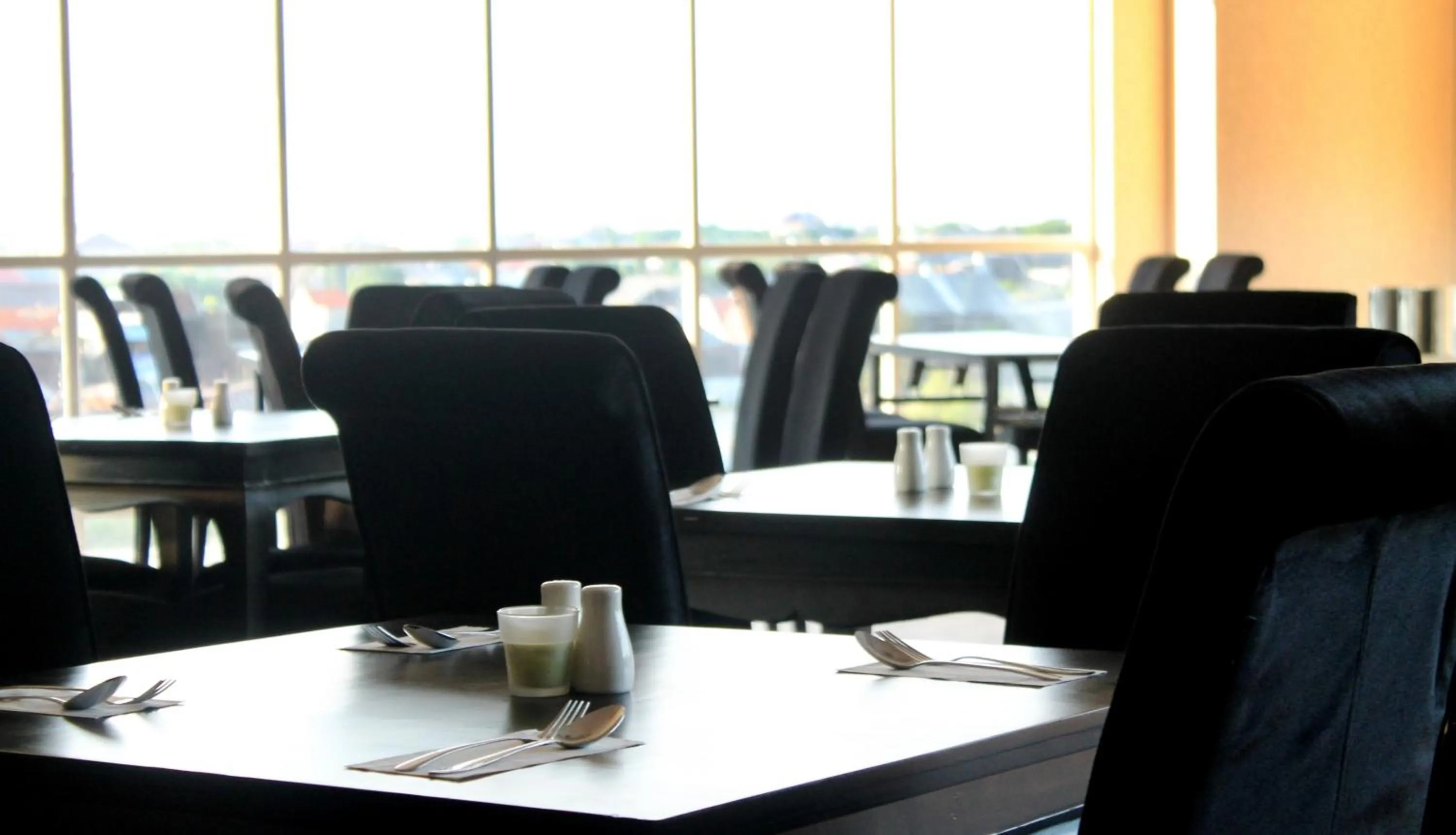 Hotel Gunawangsa MERR