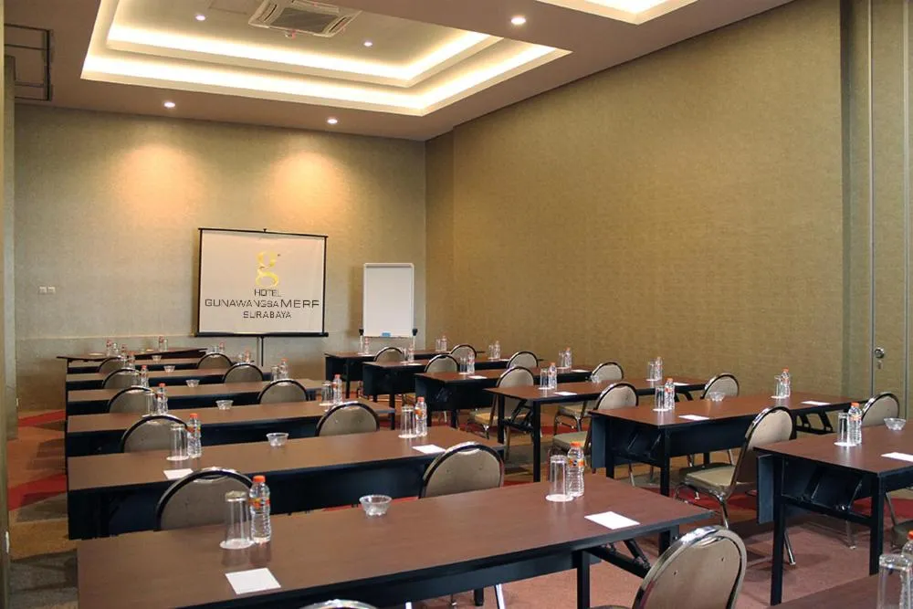 Hotel Gunawangsa MERR
