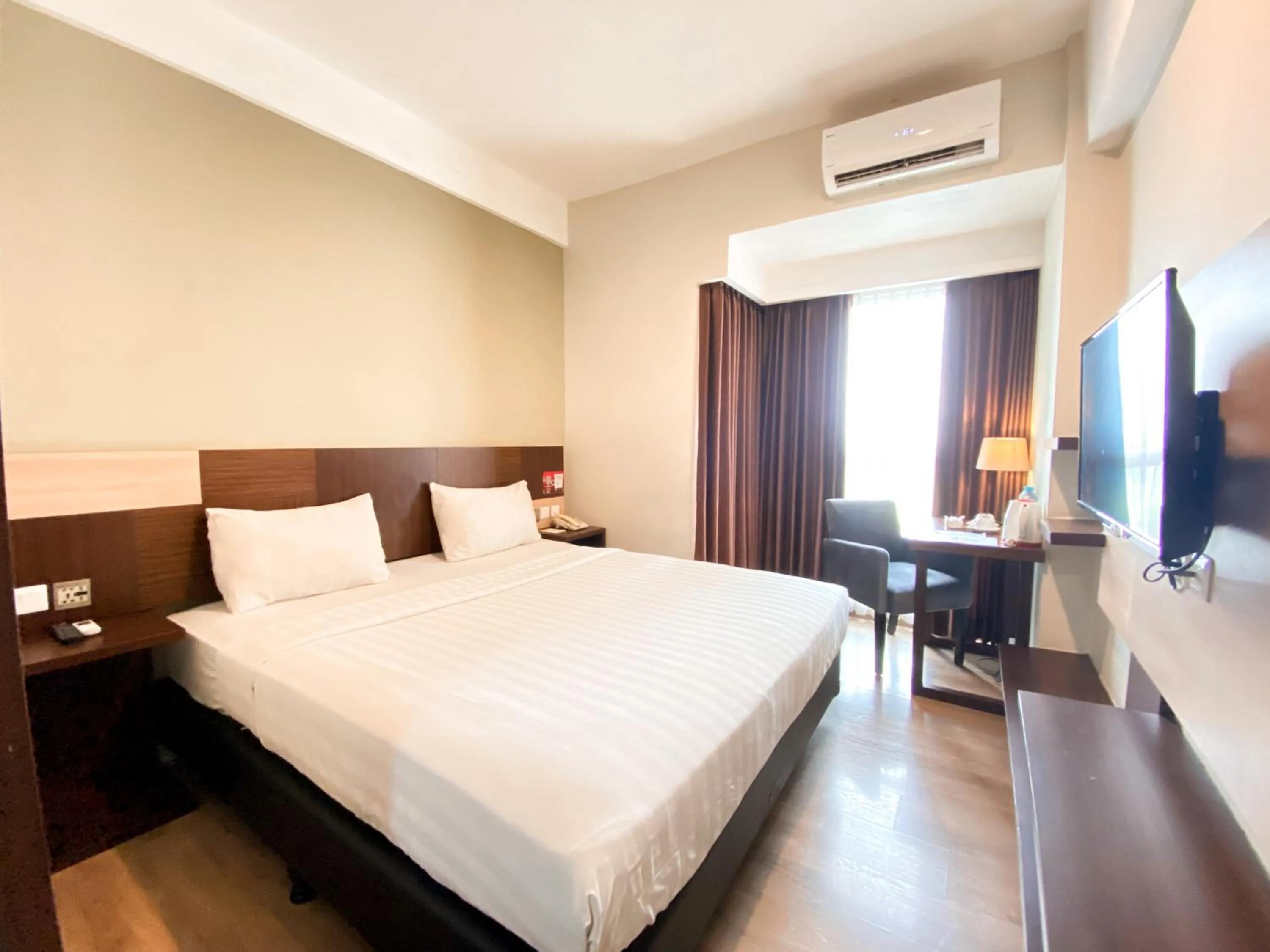 Bed in Hotel Gunawangsa MERR