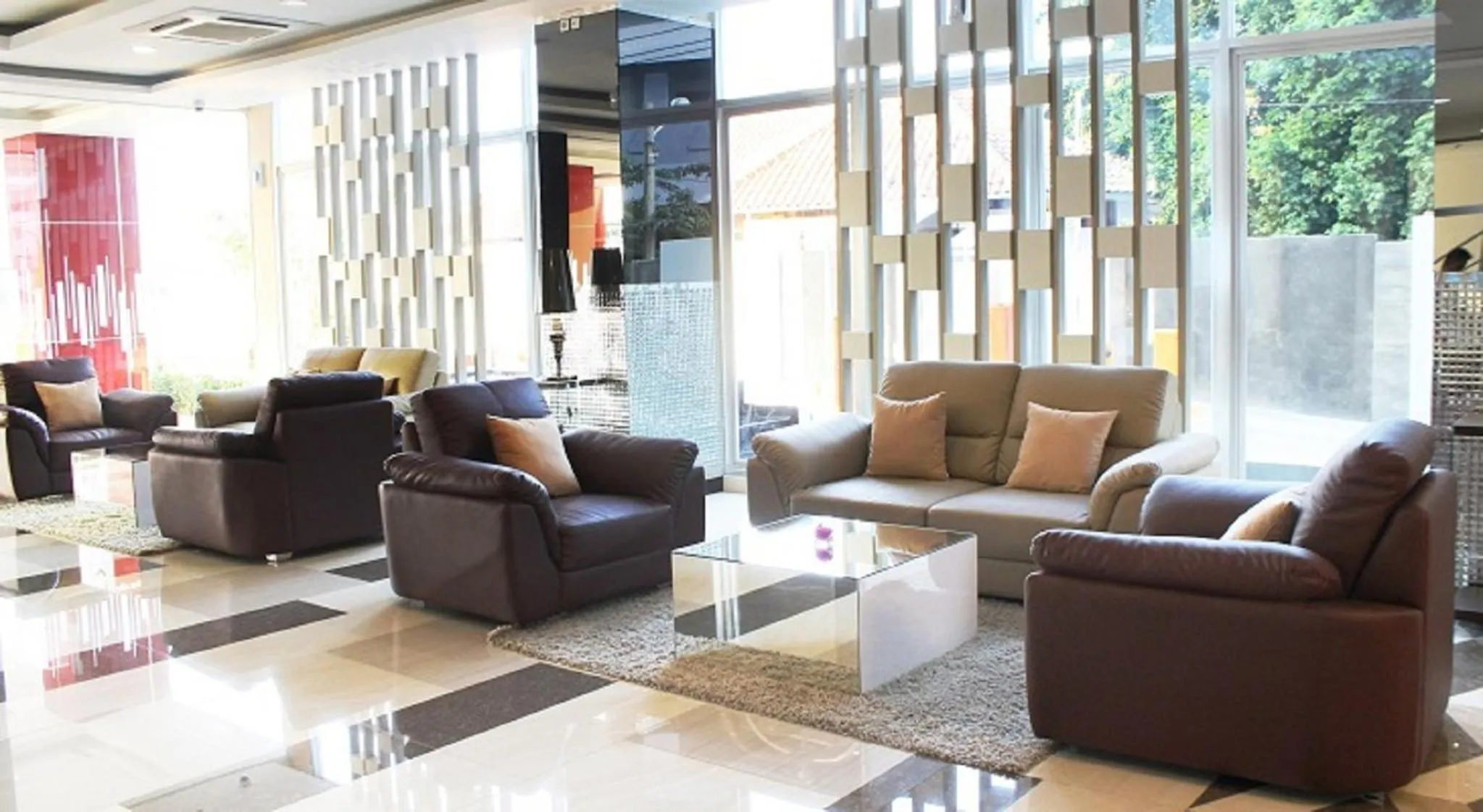 Hotel Gunawangsa MERR