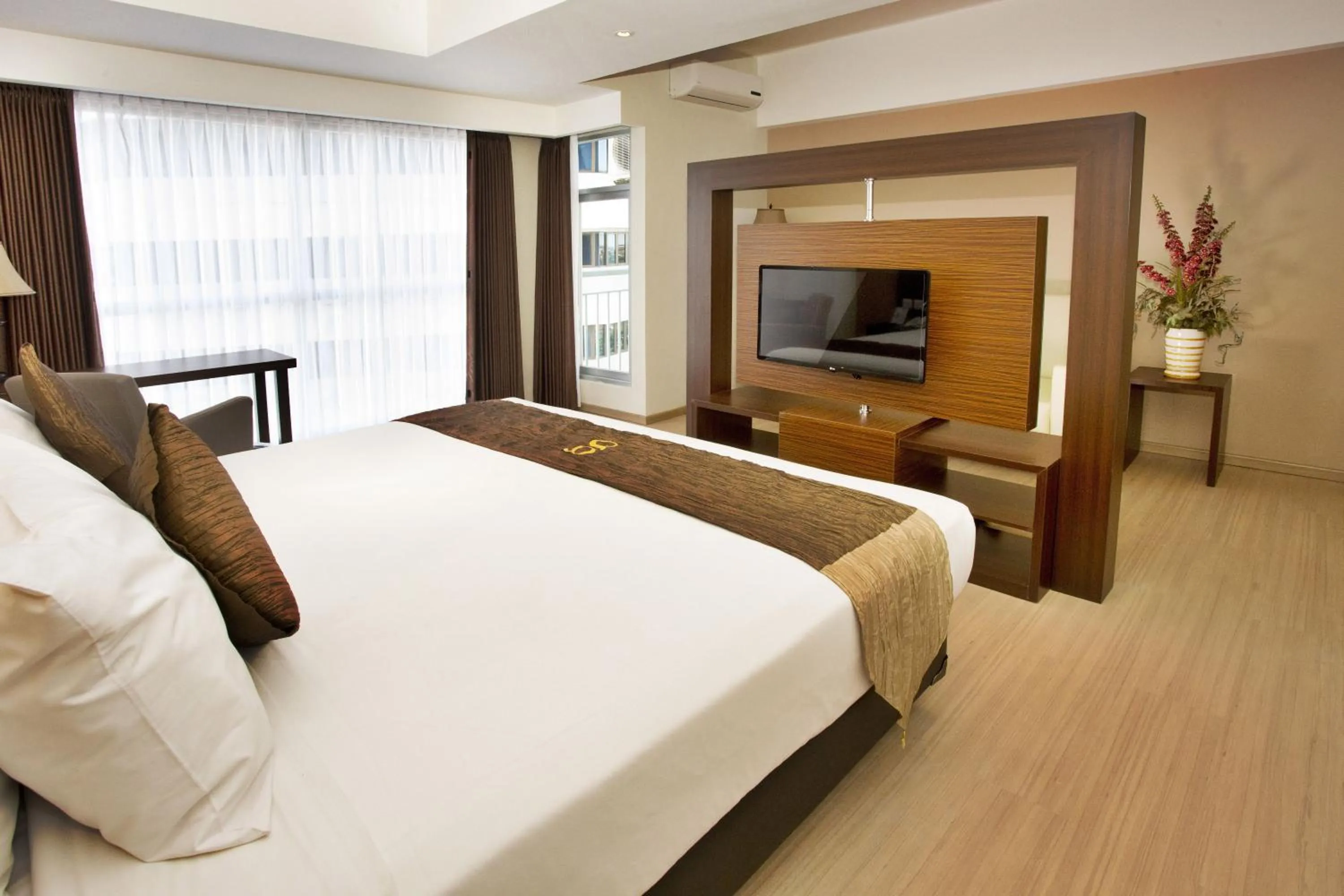 Bed in Hotel Gunawangsa MERR