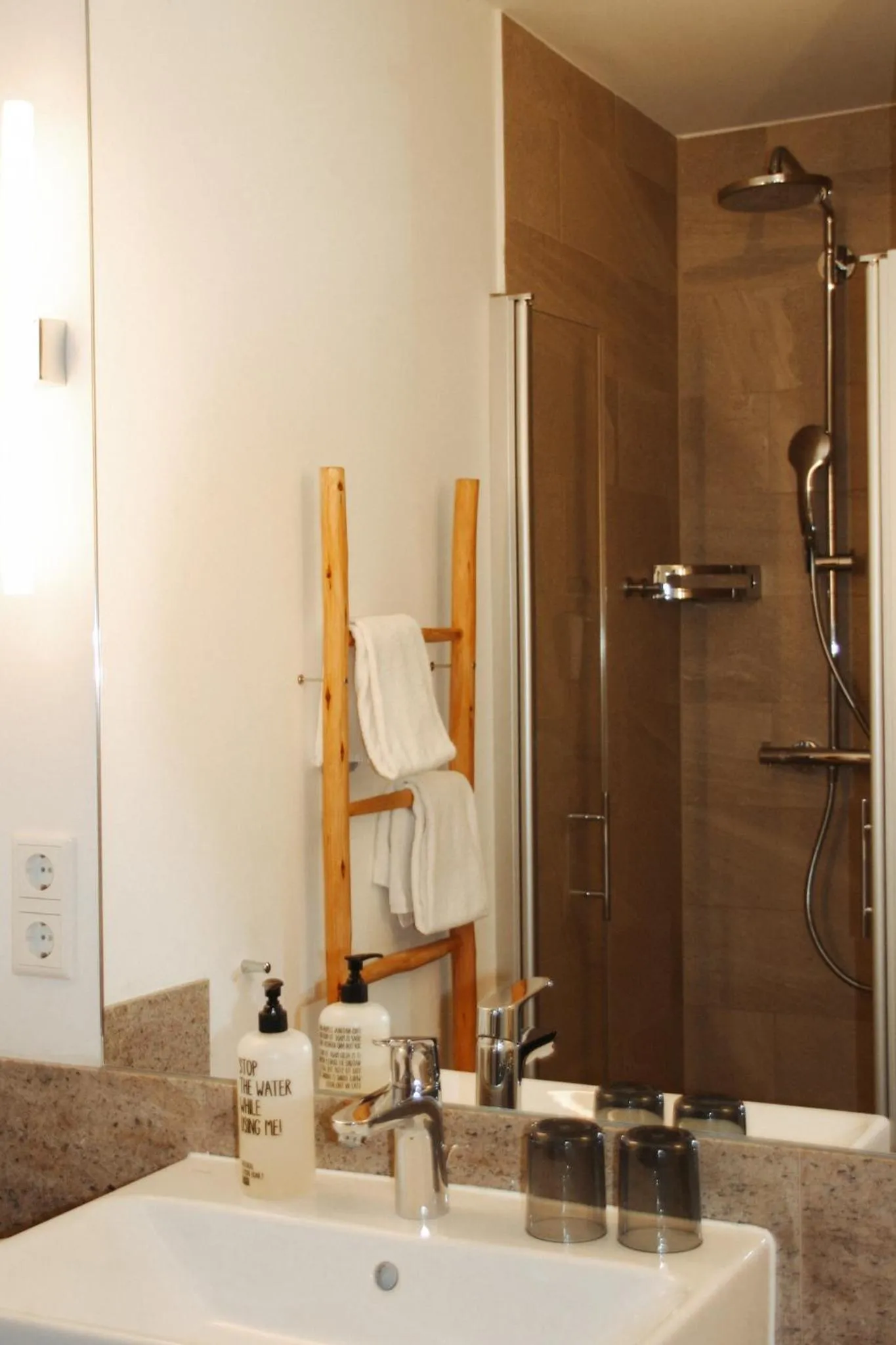 Shower in Ostsee-Strandhaus-Holnis