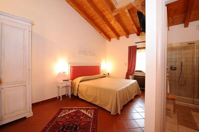 Photo of the whole room, Bed in Resort La Mola