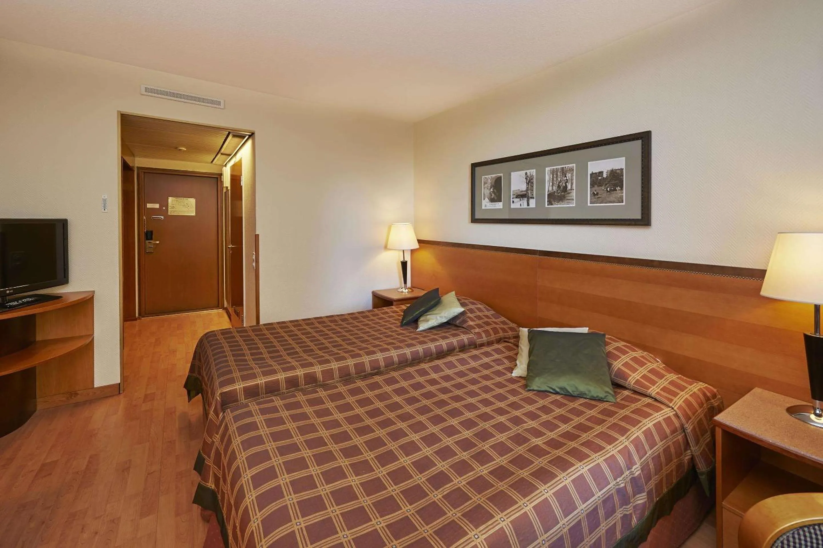 Bedroom, Bed in Scandic Aulanko