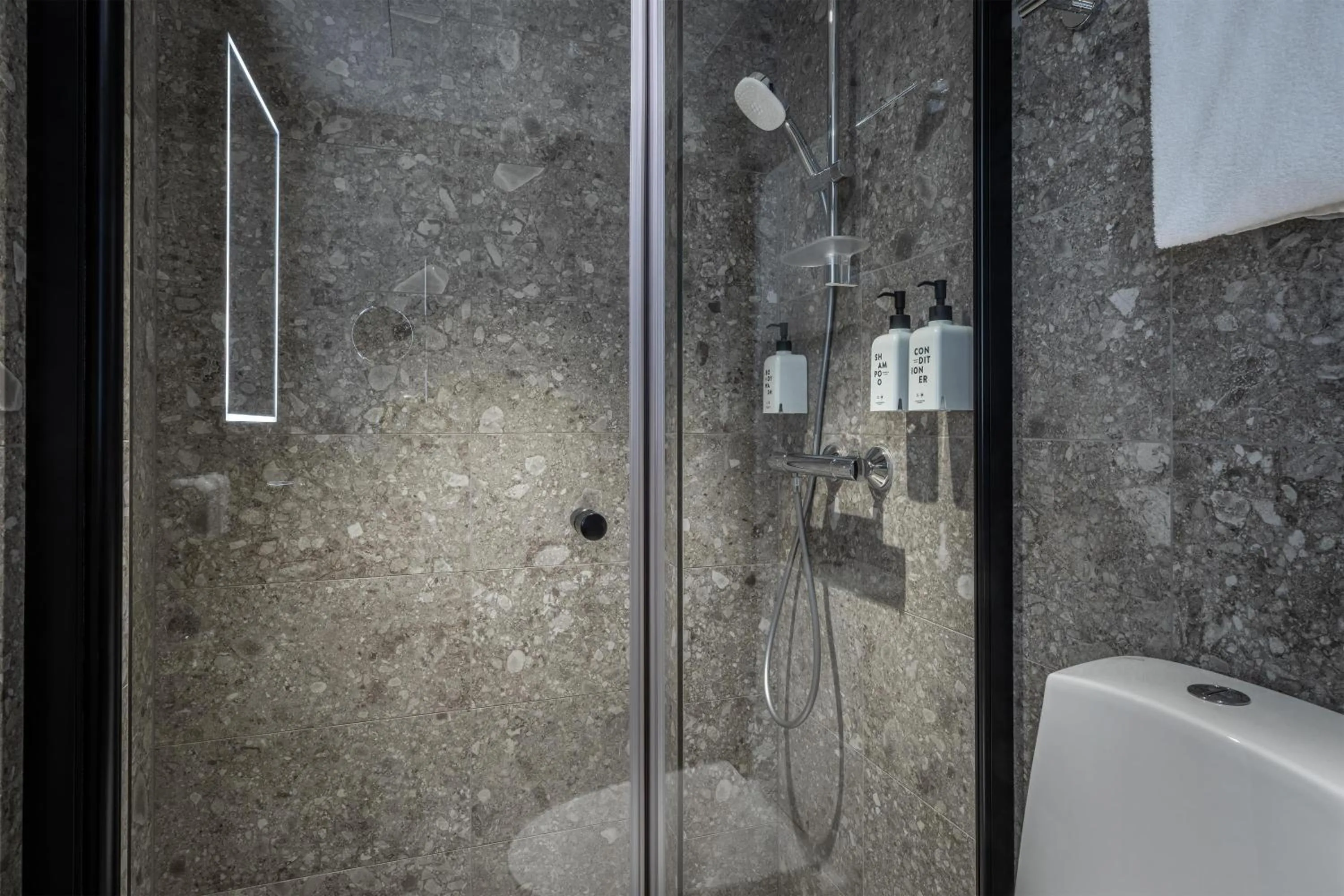 Bathroom in Scandic Pohjanhovi