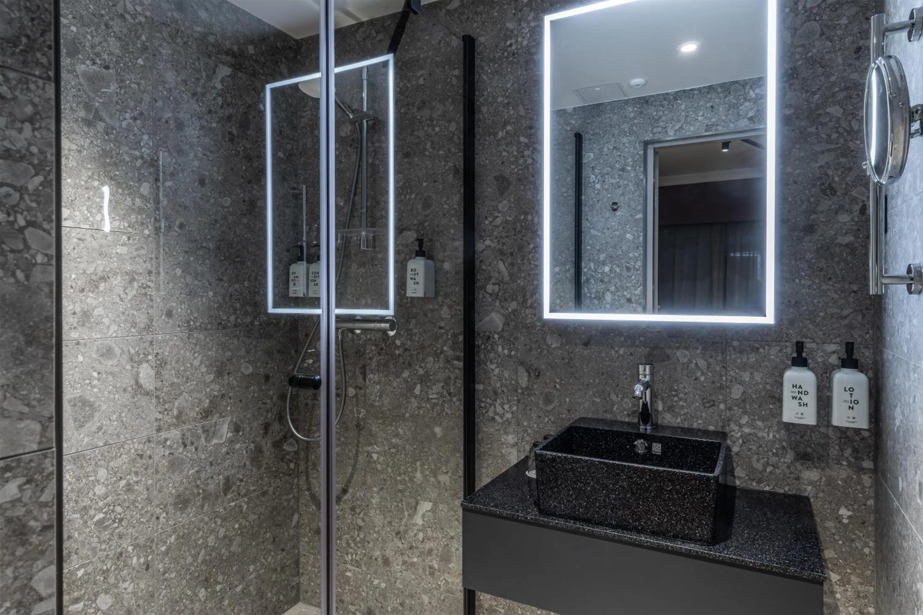 Bathroom in Scandic Pohjanhovi