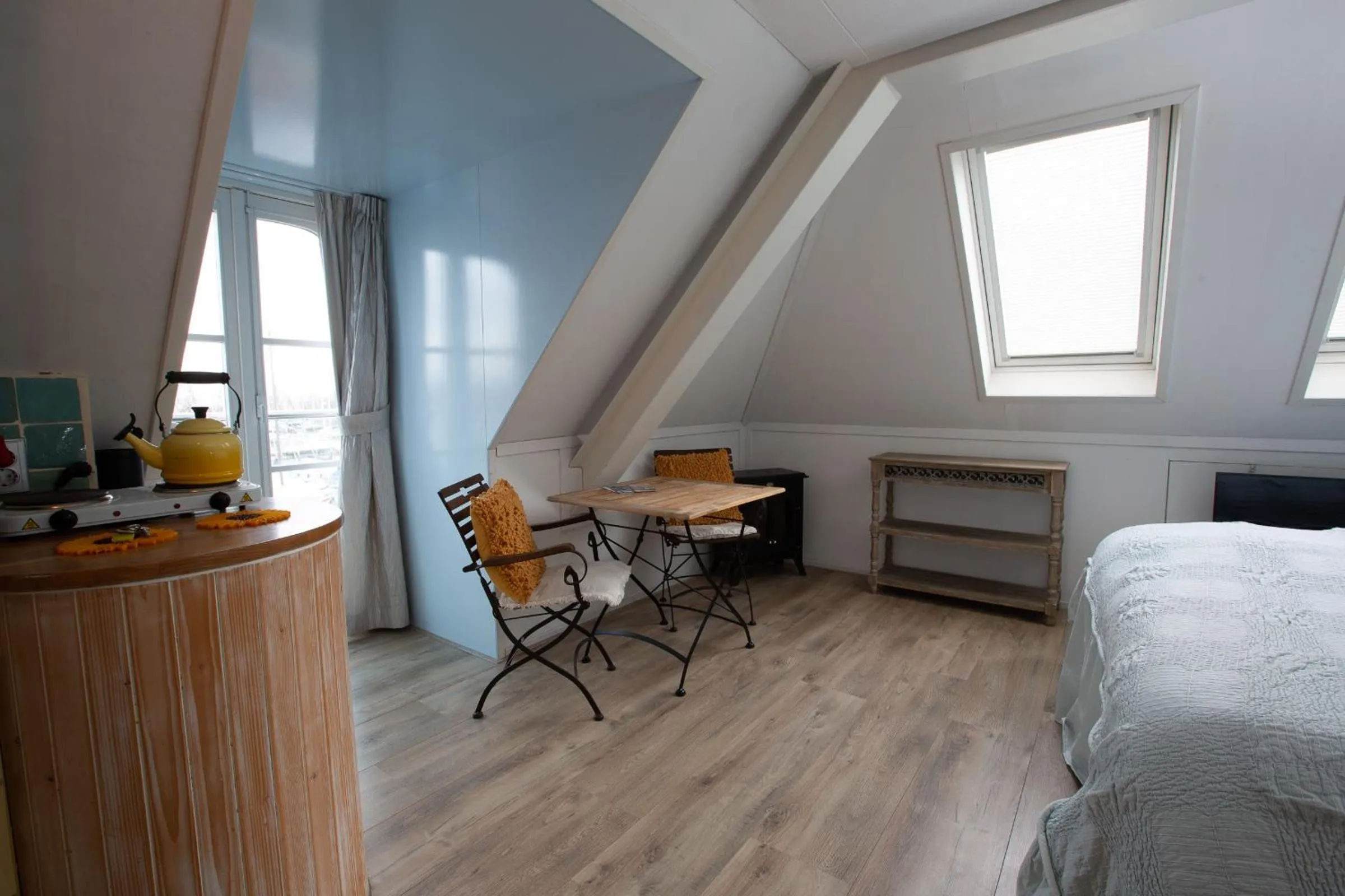 Decorative detail, Bed in El Puerto Bed and Breakfast