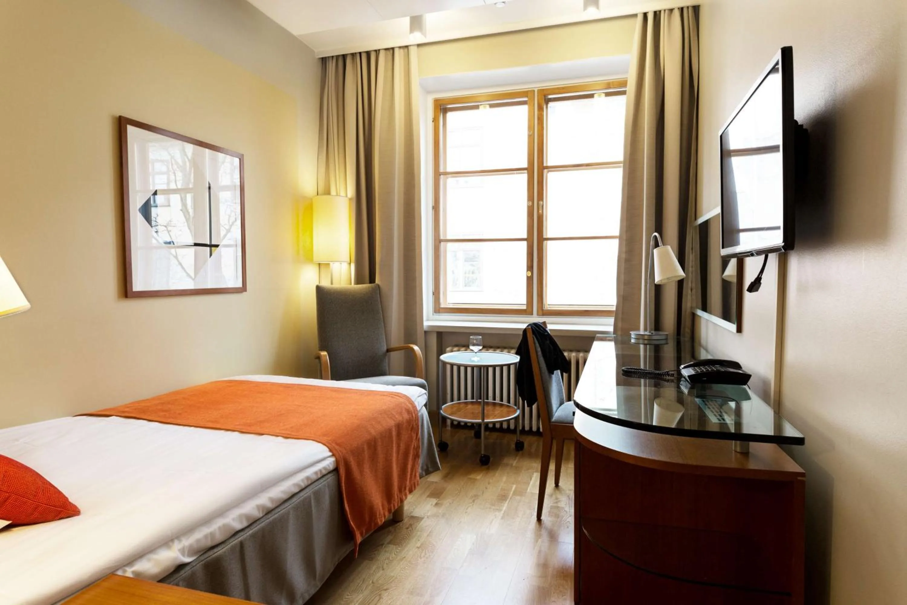 Bedroom, Bed in Scandic Plaza Turku