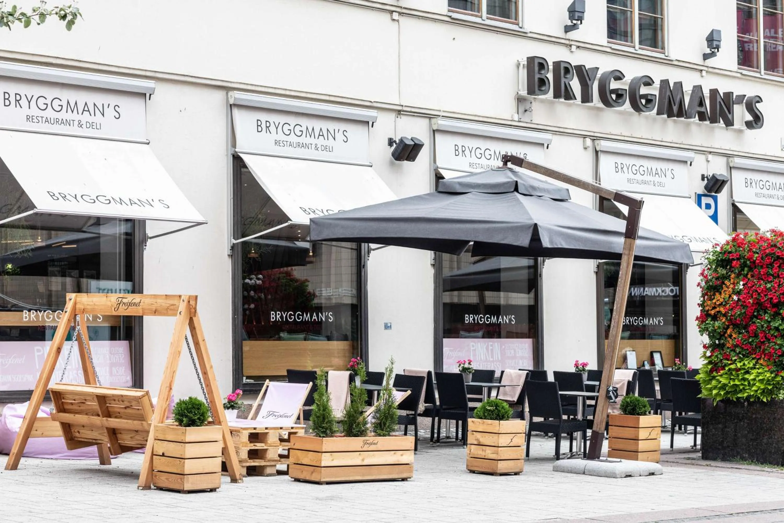 Patio in Scandic Plaza Turku