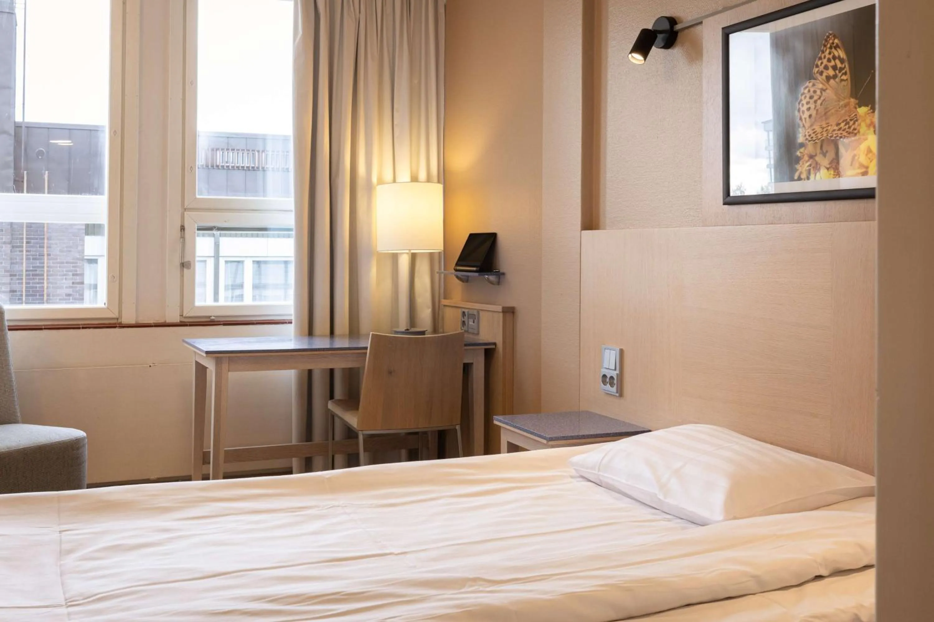 Bedroom, Bed in Scandic Seinäjoki