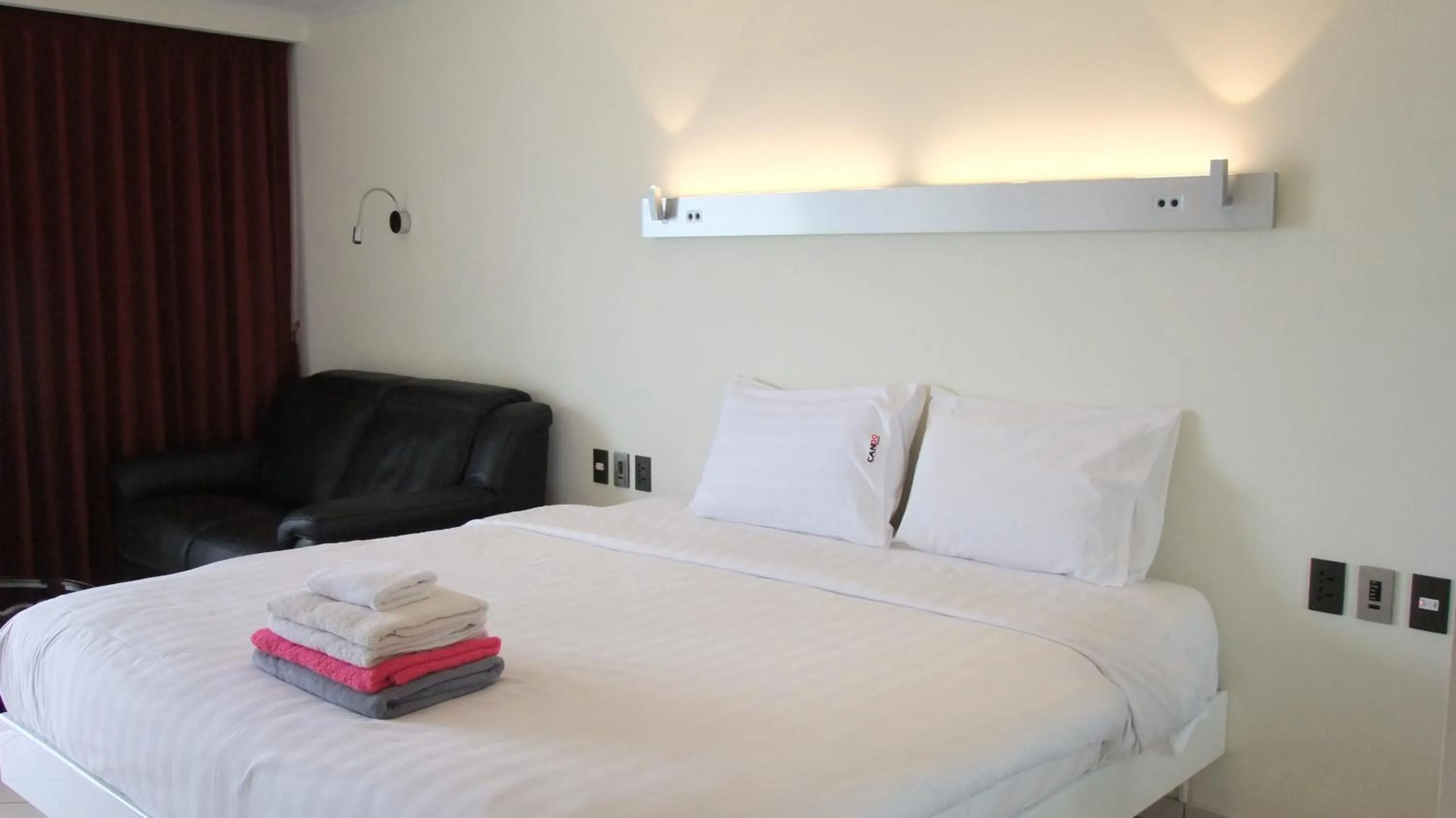 Bed in View Talay 6 Pattaya Beach by CANDO