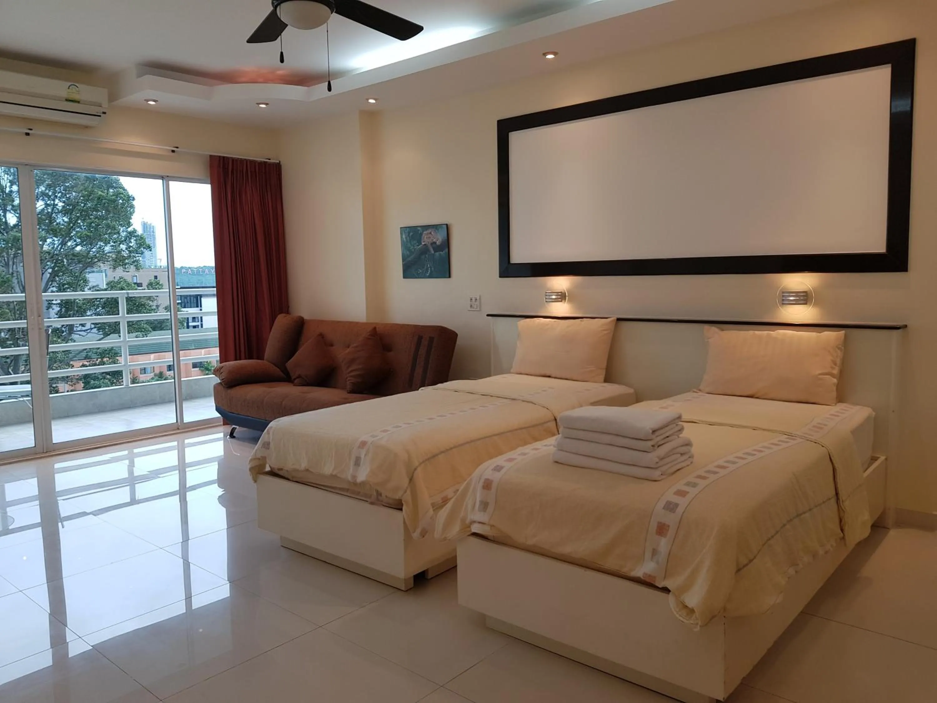 View Talay 6 Pattaya Beach by CANDO