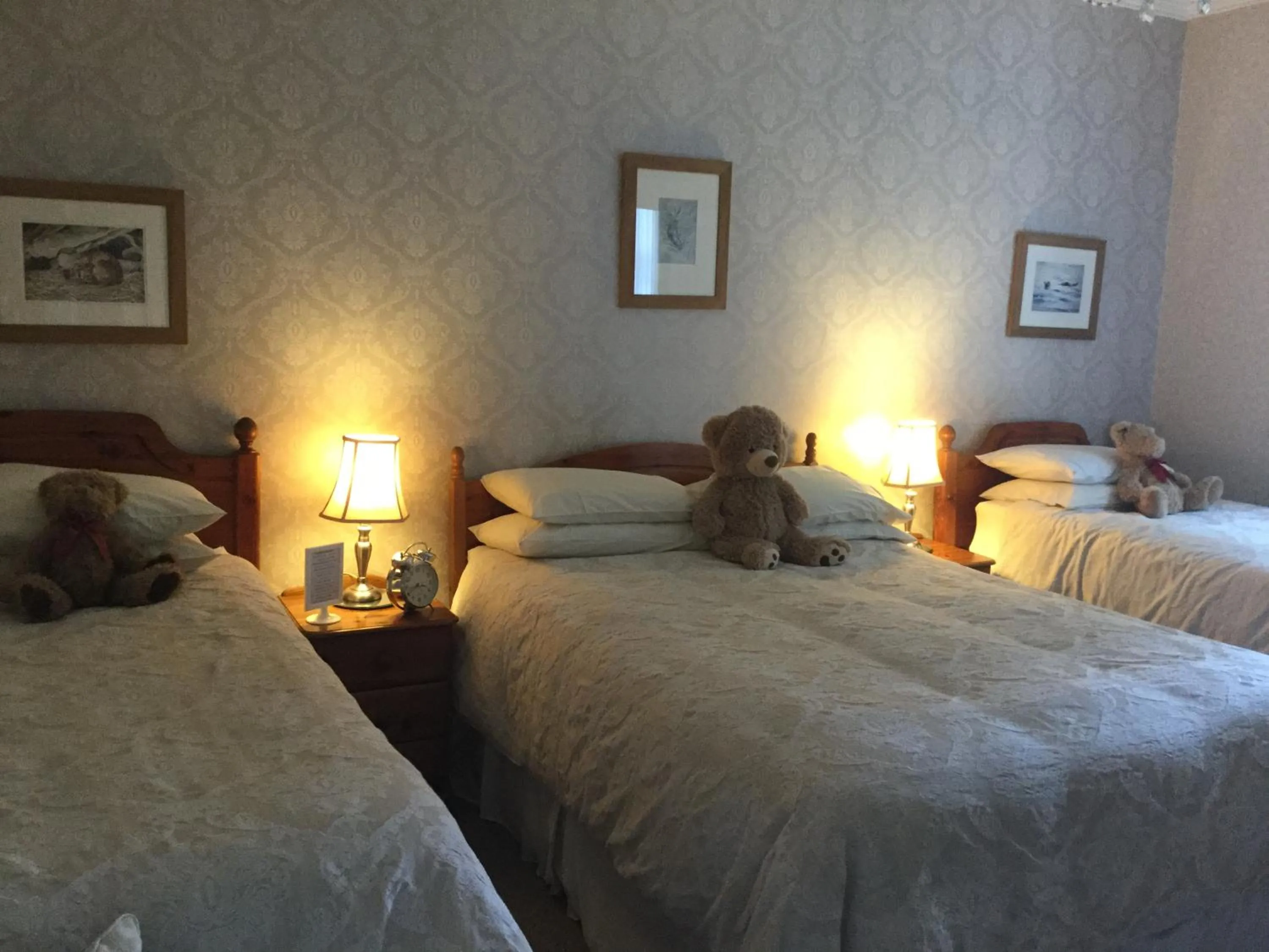 Bed in Inverlochy Villas (Adults Only)