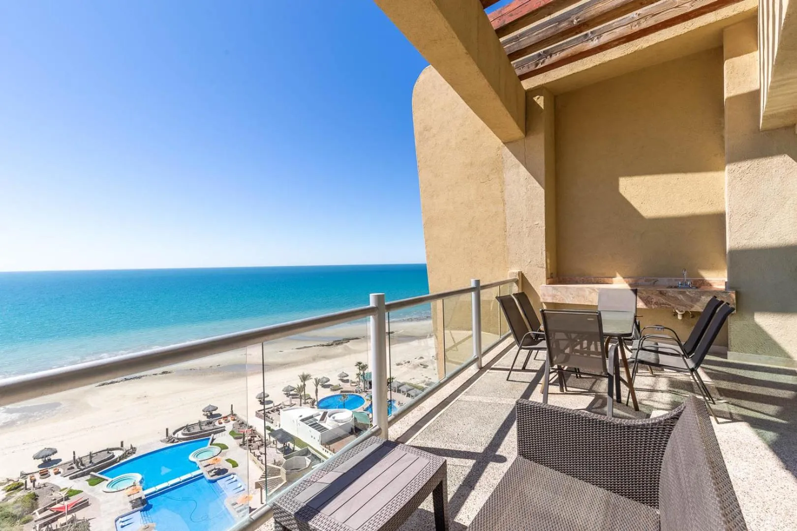 Balcony/Terrace in Encanto Living Penthouse by Kivoya