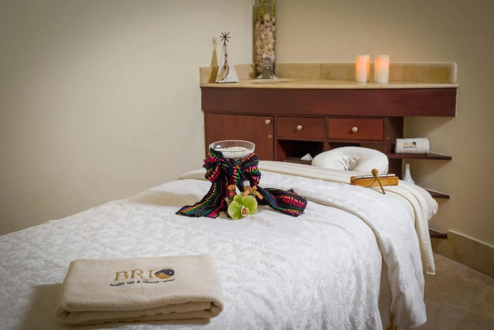 Off site, Bed in Encanto Living Penthouse by Kivoya