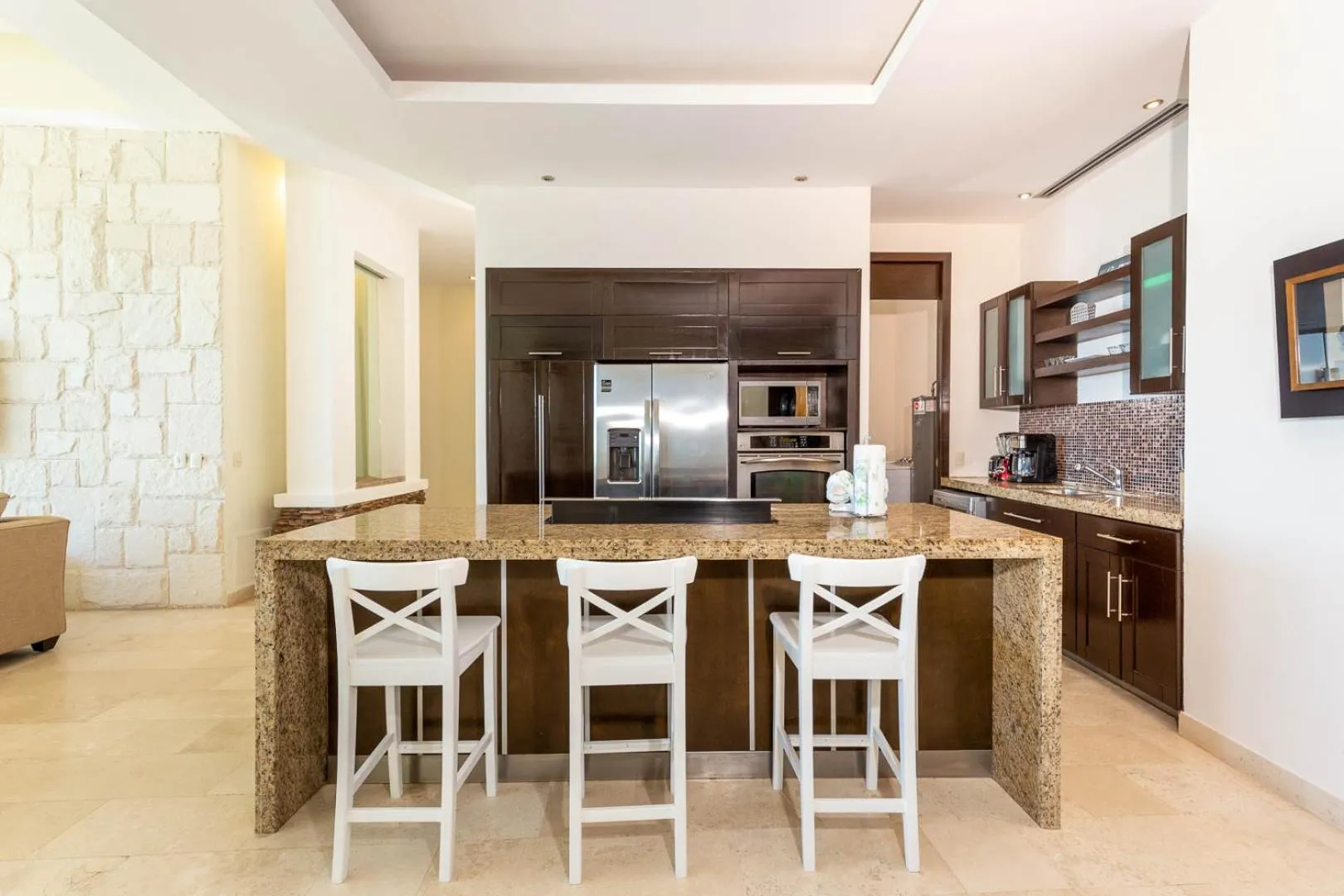 Kitchen or kitchenette in Encanto Living Penthouse by Kivoya