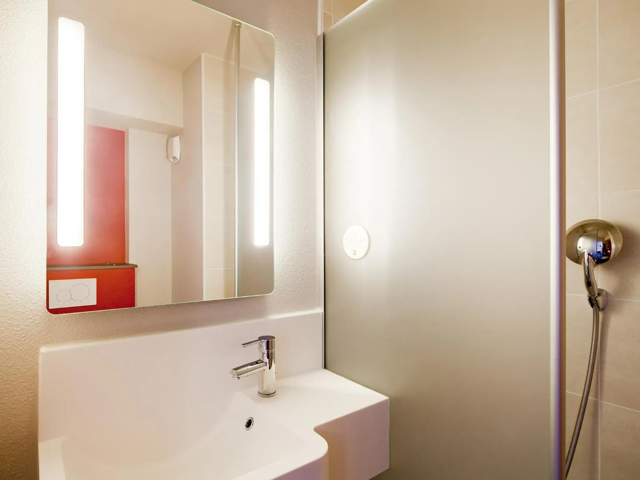 Twin Room in B&B HOTEL Paris Est Bobigny Université Twin Room in B&B HOTEL Paris Est Bobigny Université
