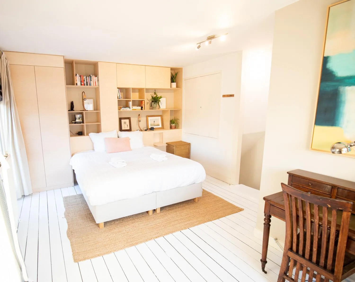 Bed in Cute Beach House Zandvoort