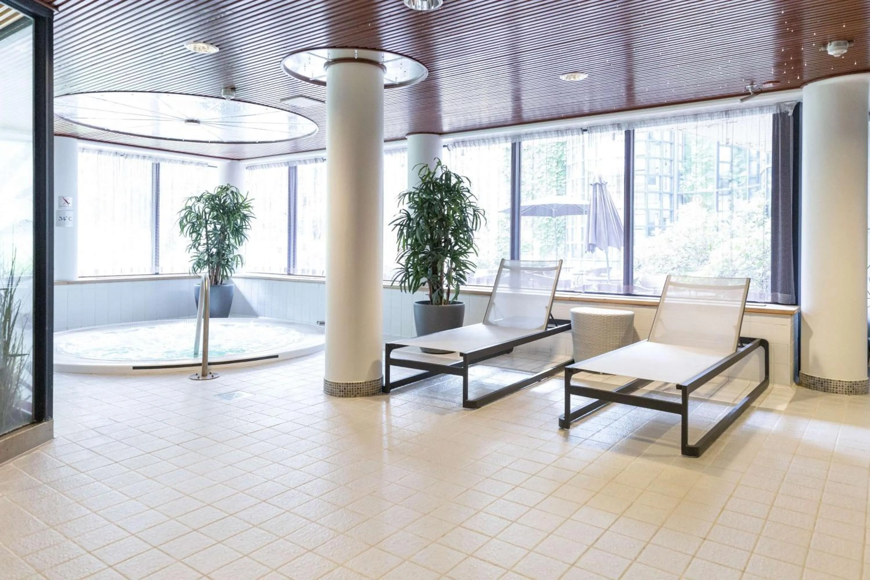 Pool view in Imatran Valtionhotelli