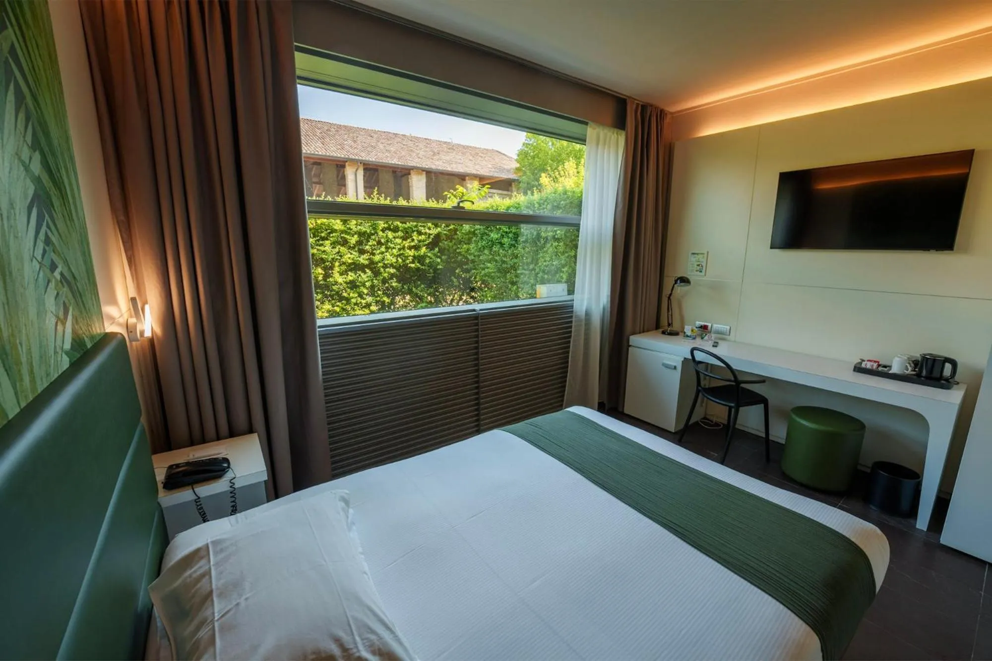 Bed in Best Western Hotel Green City