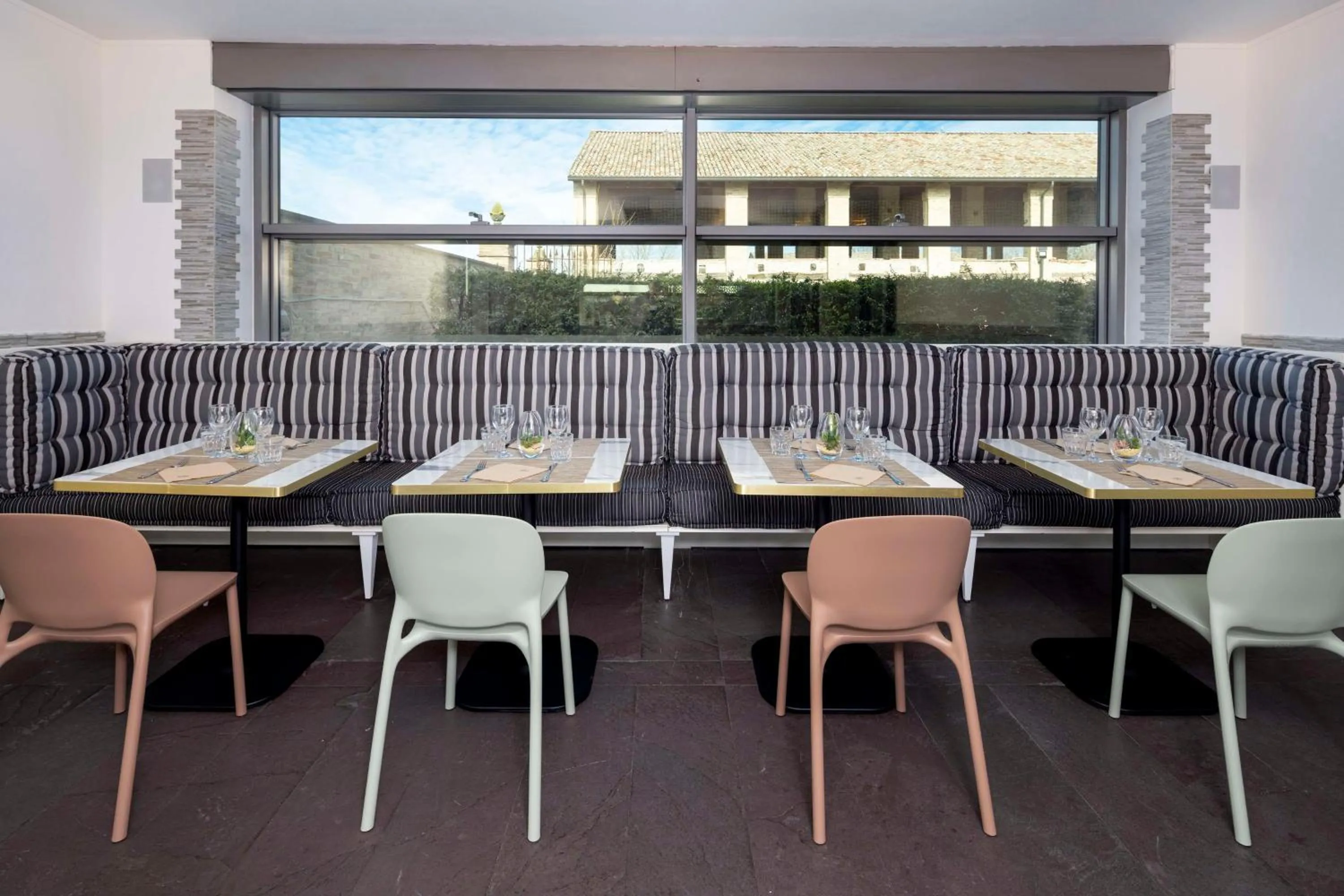 Restaurant/places to eat in Best Western Hotel Green City