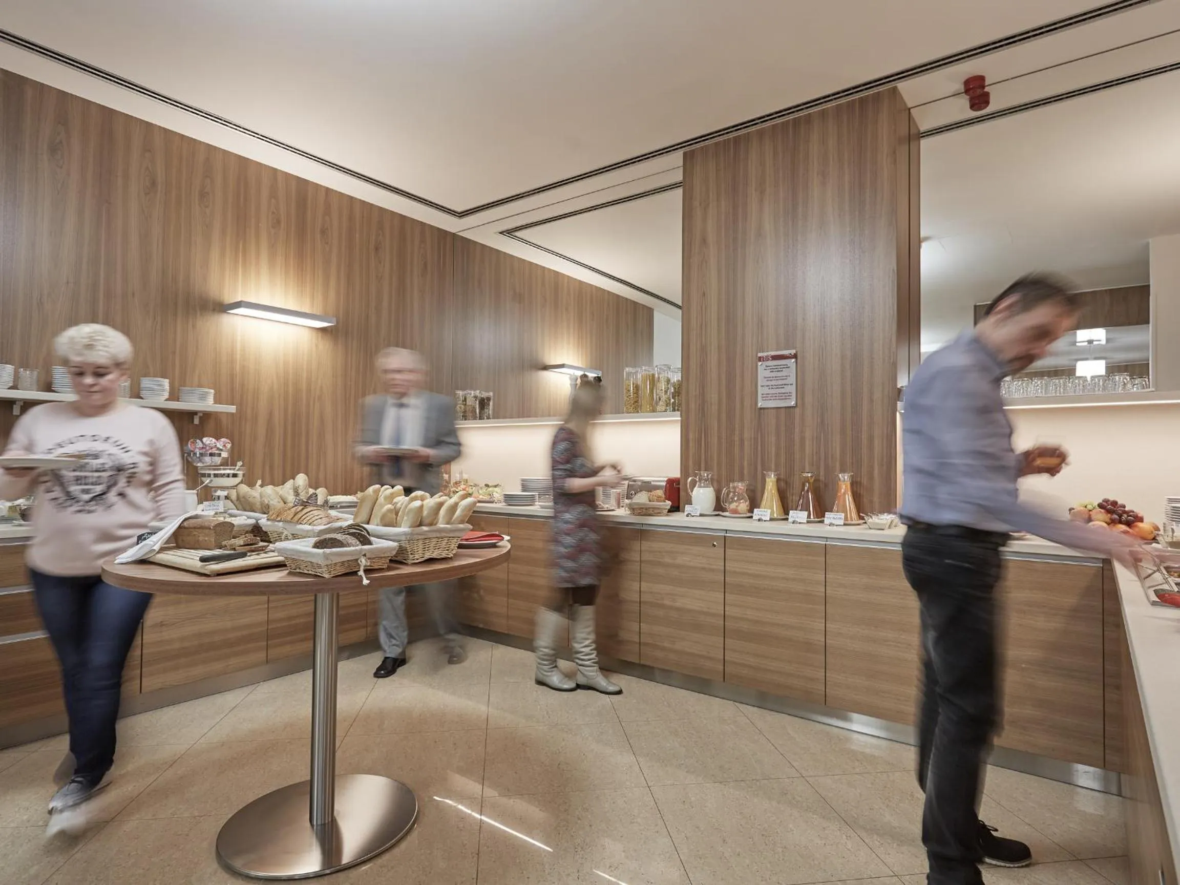 Restaurant/places to eat in Spa Hotel Iris