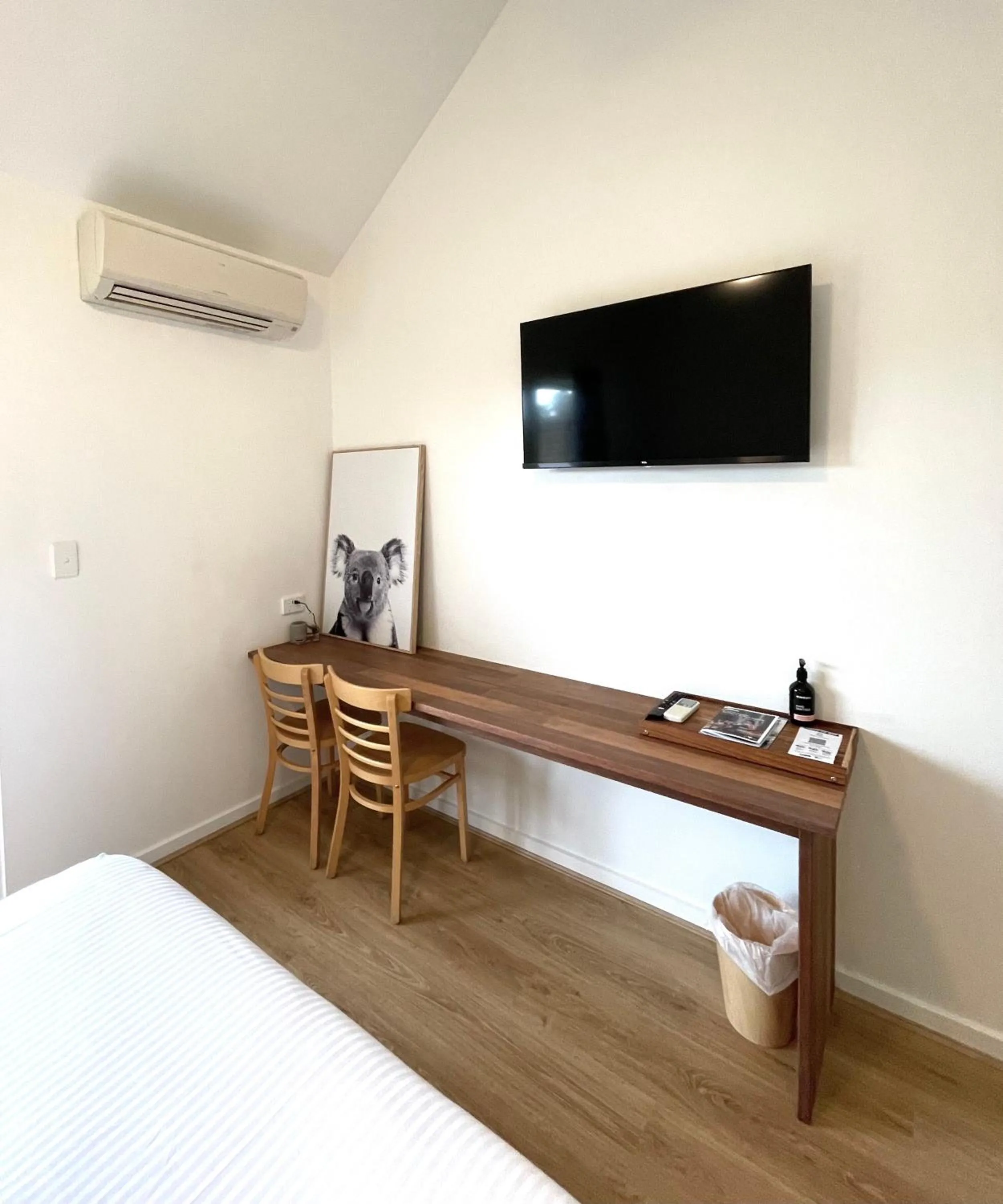 Bed in The Albion Motel Castlemaine