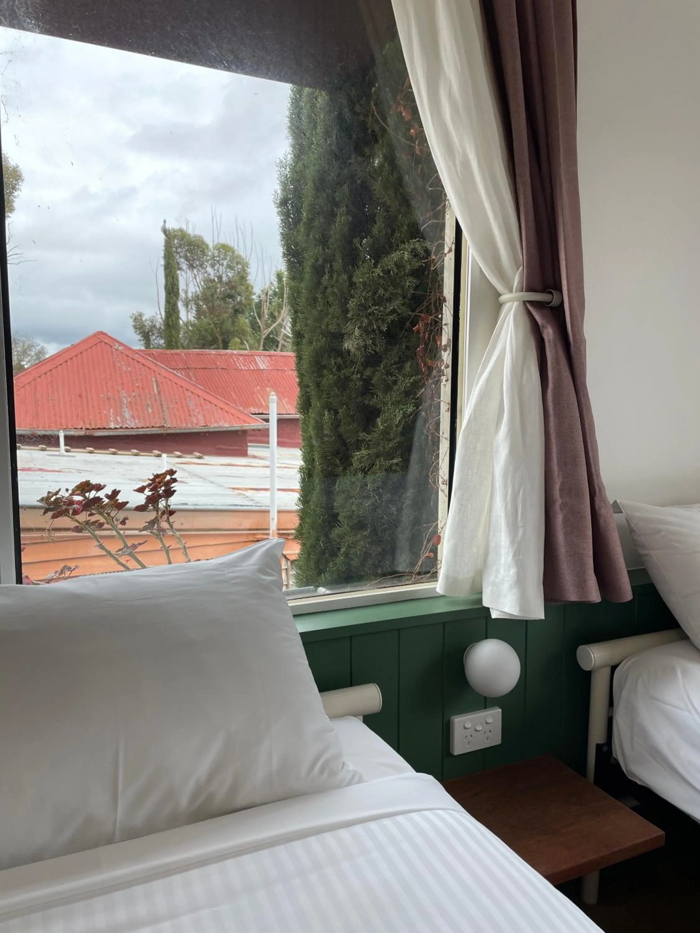 Bed in The Albion Motel Castlemaine