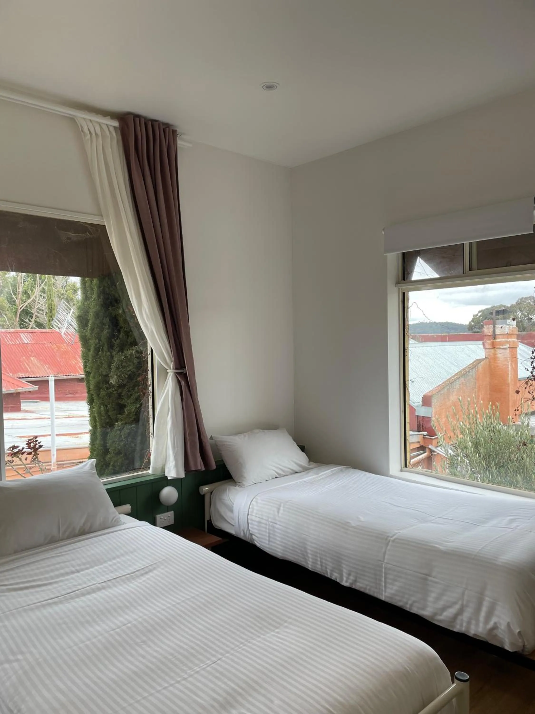 Bed in The Albion Motel Castlemaine